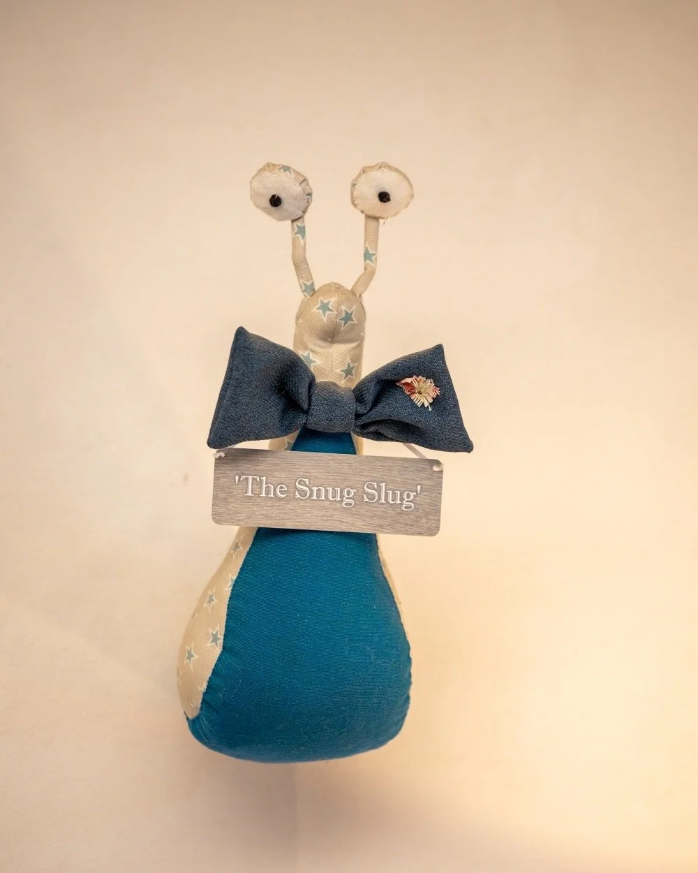 Psst! Did you see me? 👀
I'm the real host! 😅
Welcome to the official page of The Snug &amp; River Hideaway&mdash;or as I call it, The Slug &amp; River Hideaway. Yes, I'm the slug. No, I don't pay rent 😉. 
​I hope you humans have had a lovely, dry,