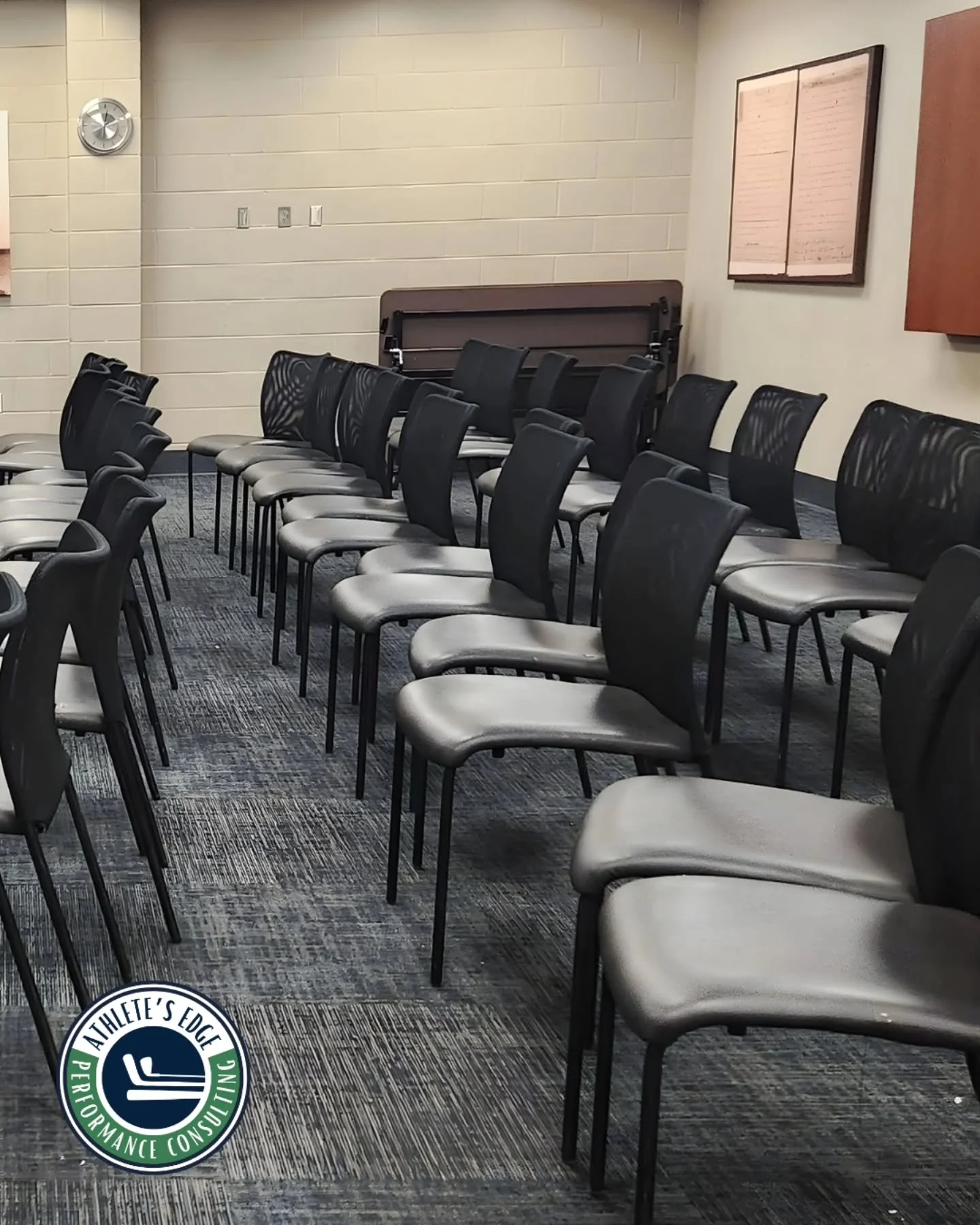 Playoff success isn't just built on the ice. 🏒

It's built in the conversations, the preparation, and the ability to reset and refocus when it matters most.

#mentalperformanceconsultant #playoffhockey #SportsPerformance #SportsPsychology #AthletesE