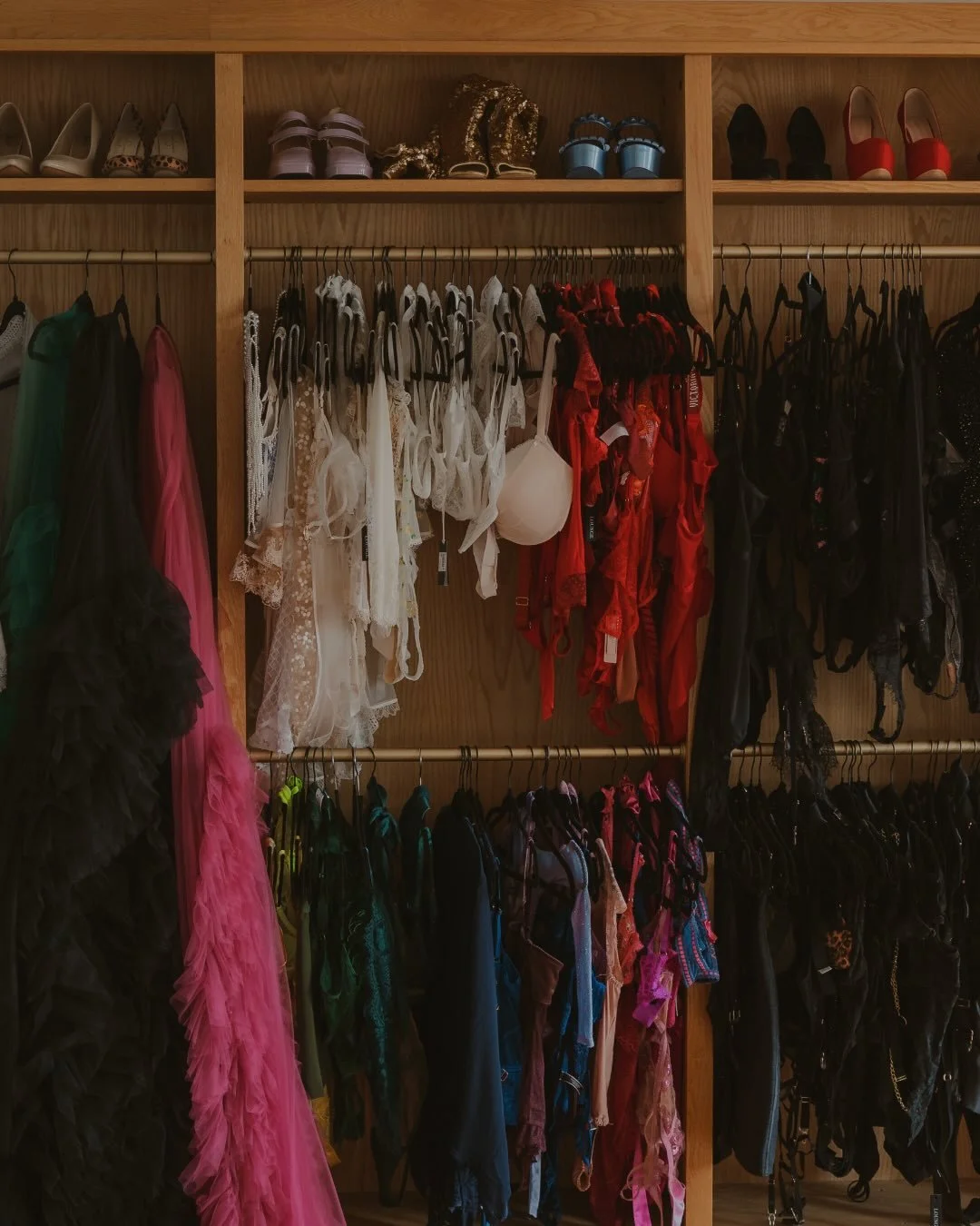 5 stars. This one hits different. 🥹✨ 
SWIPE to read 👉🏻 

This is exactly why I do what I do &mdash; creating a space where every person who walks through our door feels seen, celebrated, and powerful. We work hard to build inclusivity into everyth