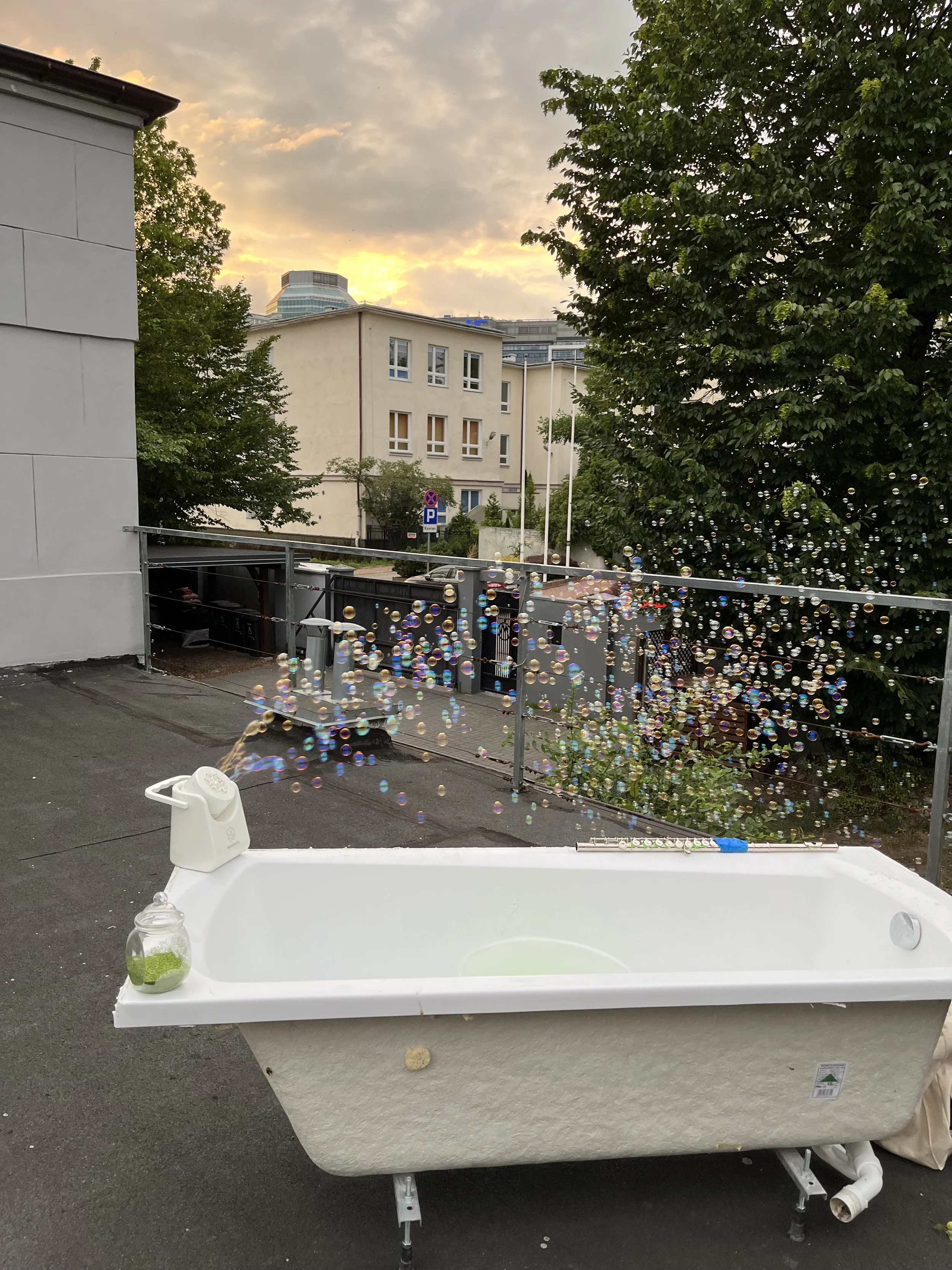 Rooftop Bathtub Warsaw 2024.jpeg