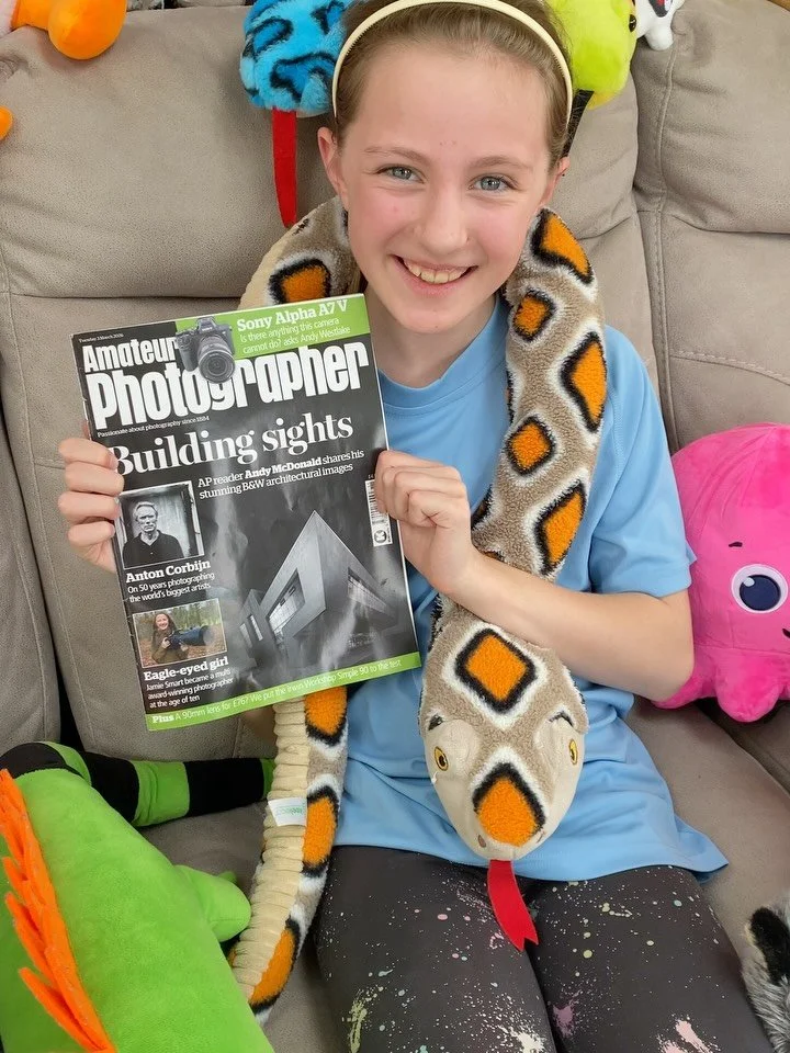 A surreal moment &mdash; Jamie &ndash; Eagle Eyed Girl sitting down with the latest issue of Amateur Photographer&hellip; and she&rsquo;s on the cover. 📷✨
Inside, there&rsquo;s a full 3-page spread featuring an interview and her wildlife photography