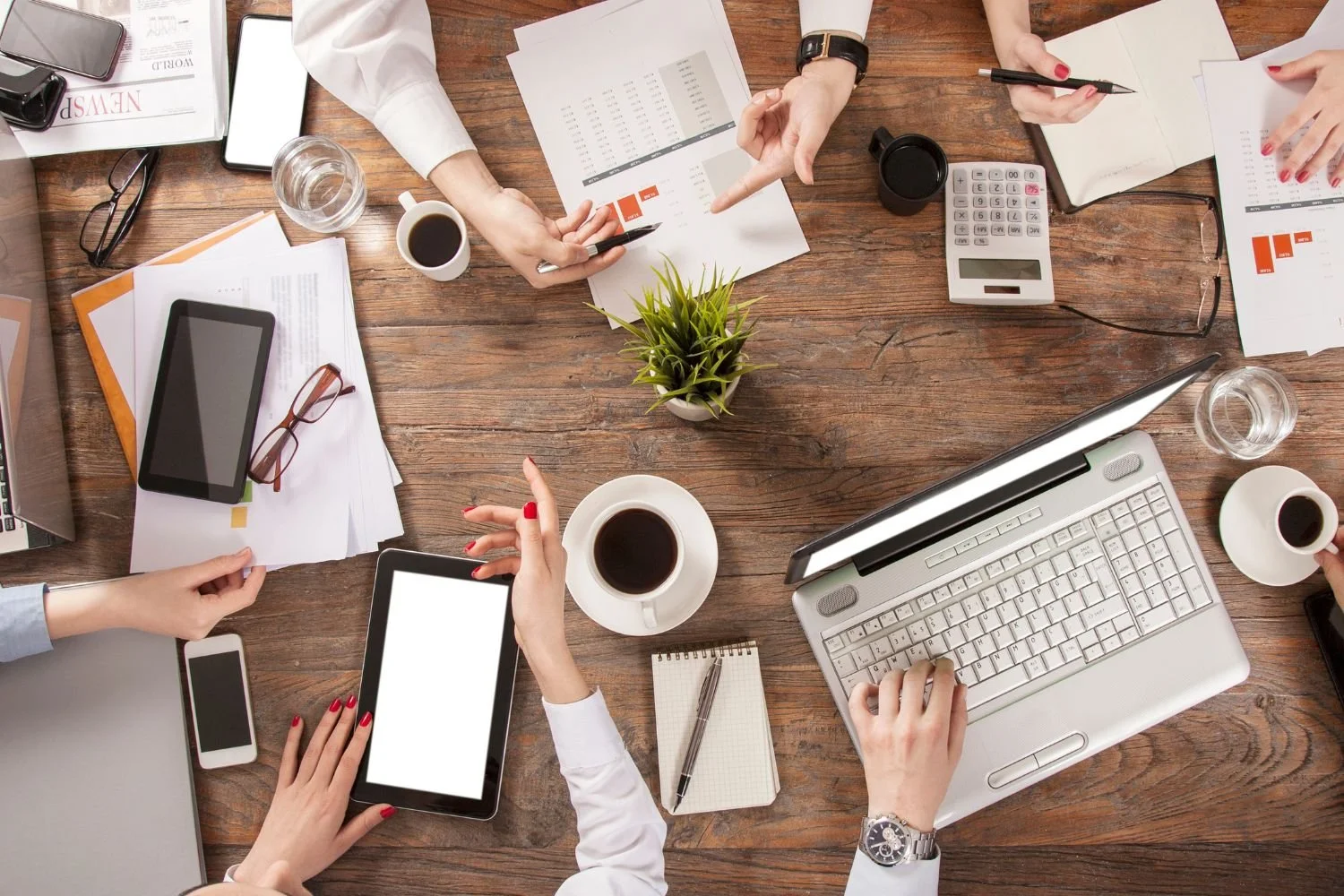 How to Run Productive Marketing Meetings That Build Real Momentum