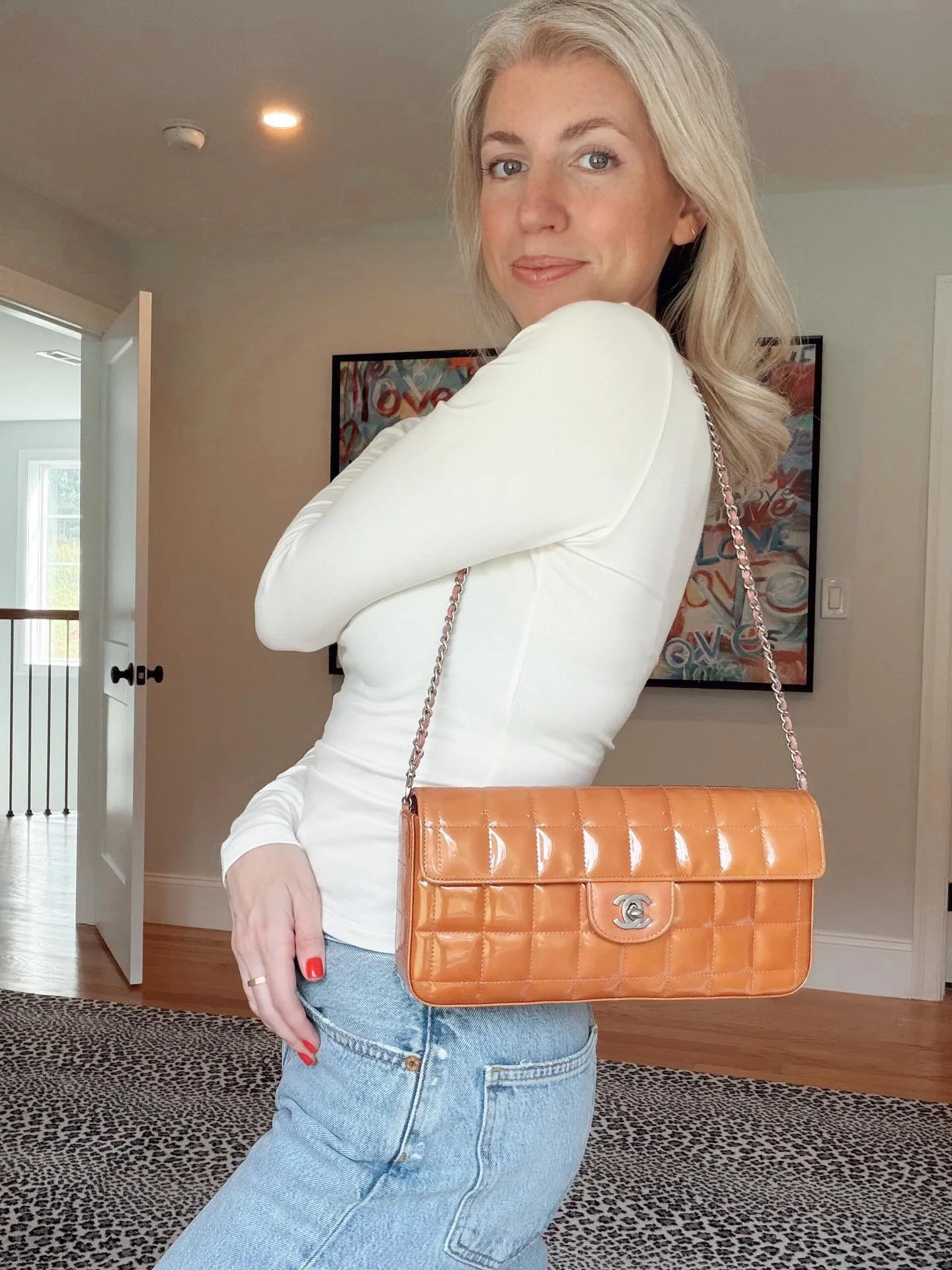 My current favorite Chanel vintage style 🫶🏼

It's unique and you'll be the only one out to dinner with it 😉 plus, it cost thousands of dollars less than new Chanel.

The Chanel Chocolate Bar Patent Bag | $1725 

5% off your first order with email 