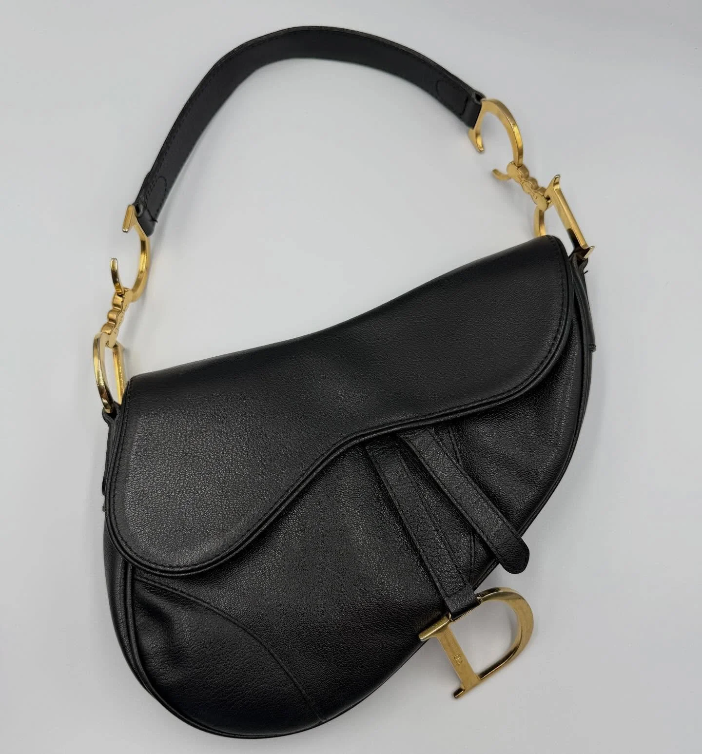 Vintage Dior leather saddle bag from the 2001 John Galliano era. Only 1 available at pre-loveit.com for $2,125. 

They don't make them like this anymore! 

#vintage #vintagedior #johngalliano #dior #christiandior #vintagebags