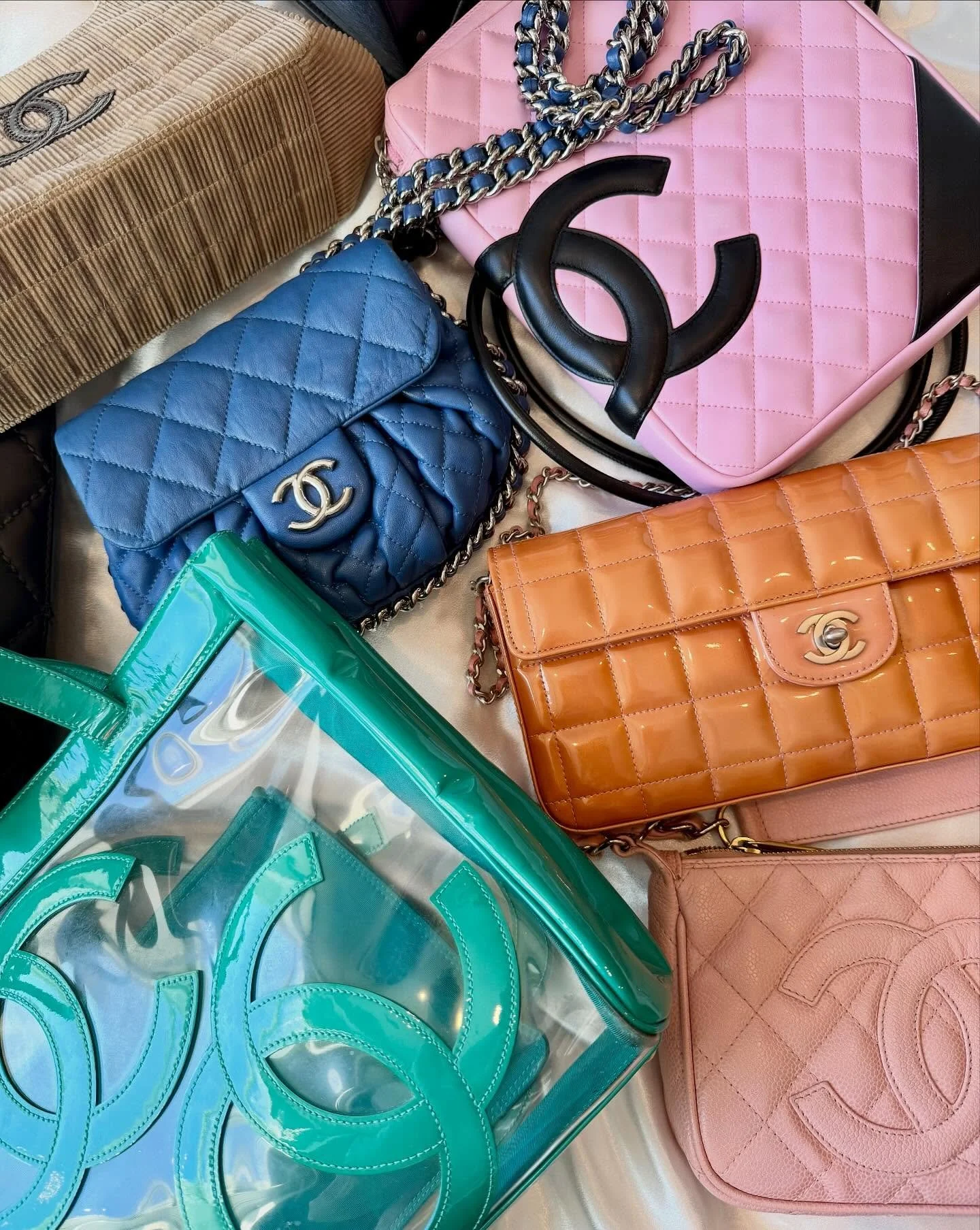 Life is short. Buy the bag. Wear color.
All available under 2k at pre-loveit.com 🫶🏼

#vintagebags #chanel #vintage #vintagechanel #insta