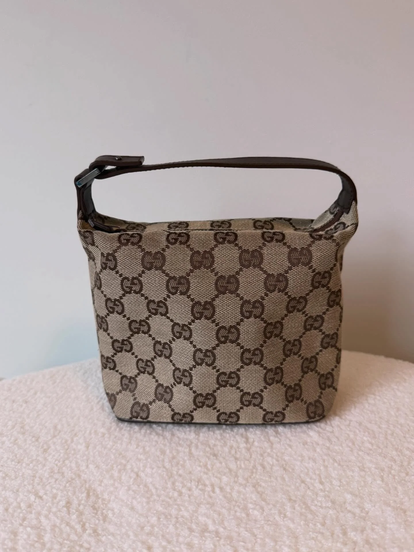 Mini Gucci &amp; Fendi drop 🎉 
available NOW at pre-loveit.com 

Gucci mini $595
Gucci bamboo hobo $345
Gucci suede &amp; python backpack [RARE] $695
Fendi flap black bag $595
Fendi hobo black/brown $495
Fendi tan/brown small hobo $495

Please revie