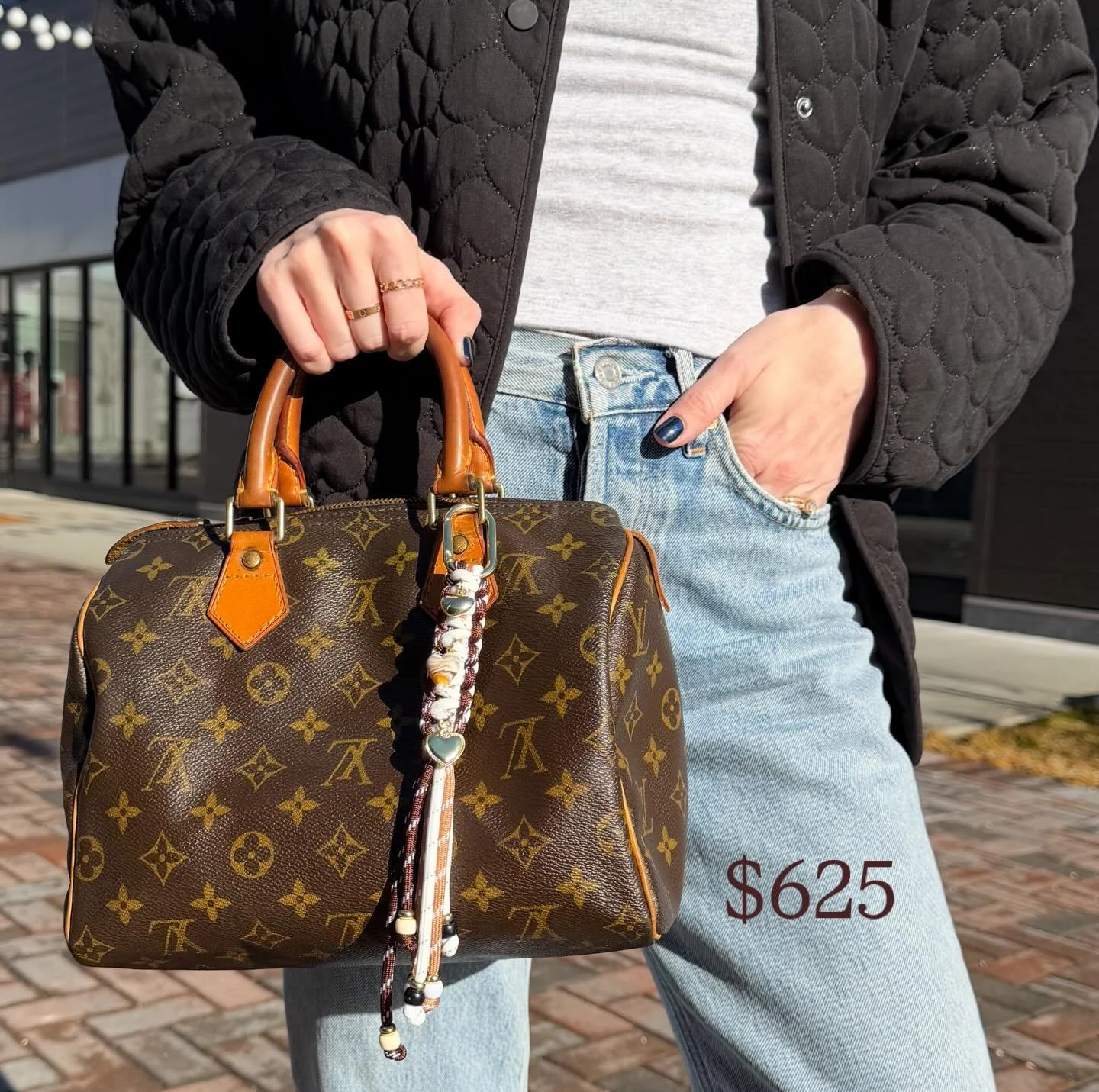 Available tomorrow 1/12 at noon est. time 🤩 I'll be on stories tomorrow to show condition. DM me with any questions! 

Louis Vuitton Speedy 25 $625
Fendi Half Moon Hobo $525
Fendi Pochette $525