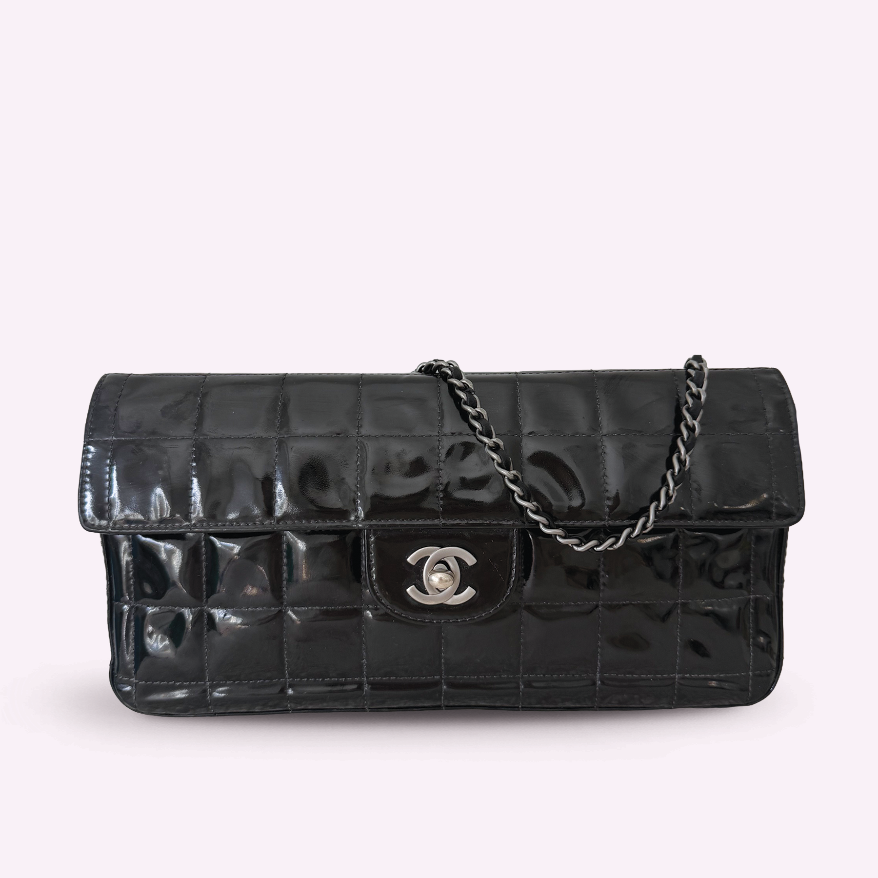 chanel_Bag_eastWest.png