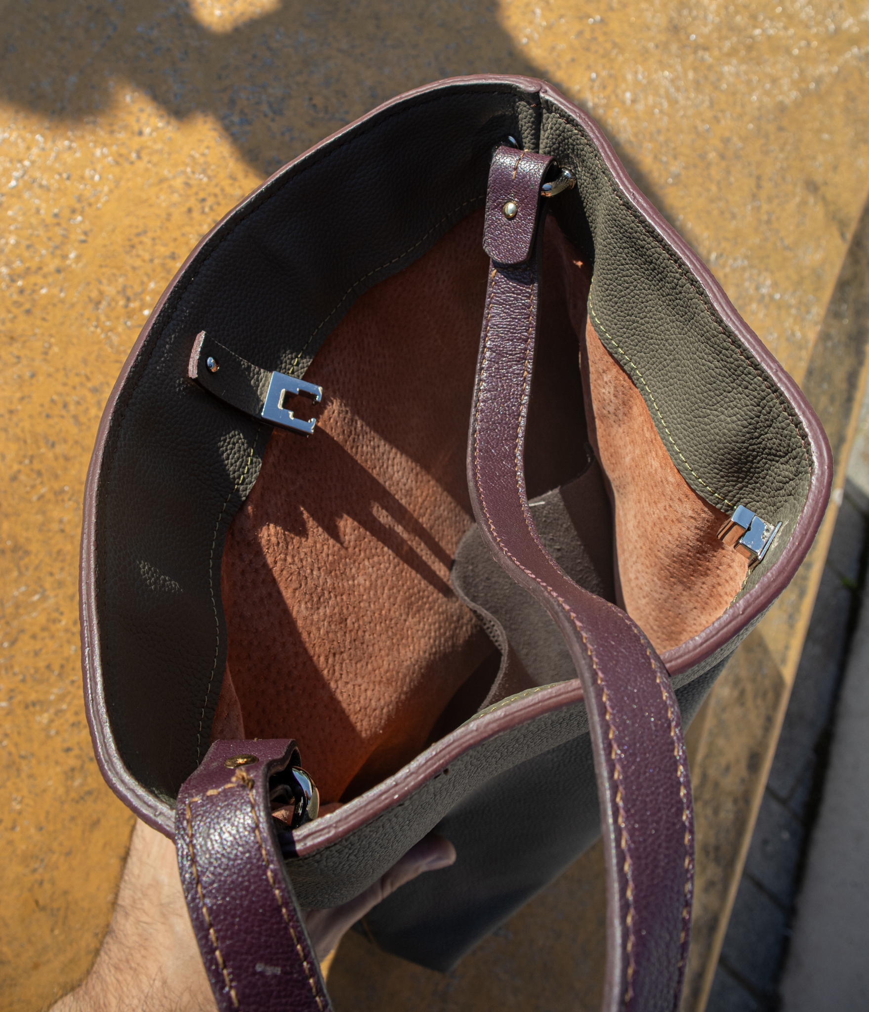 Compressed bilbo tote insinde.png