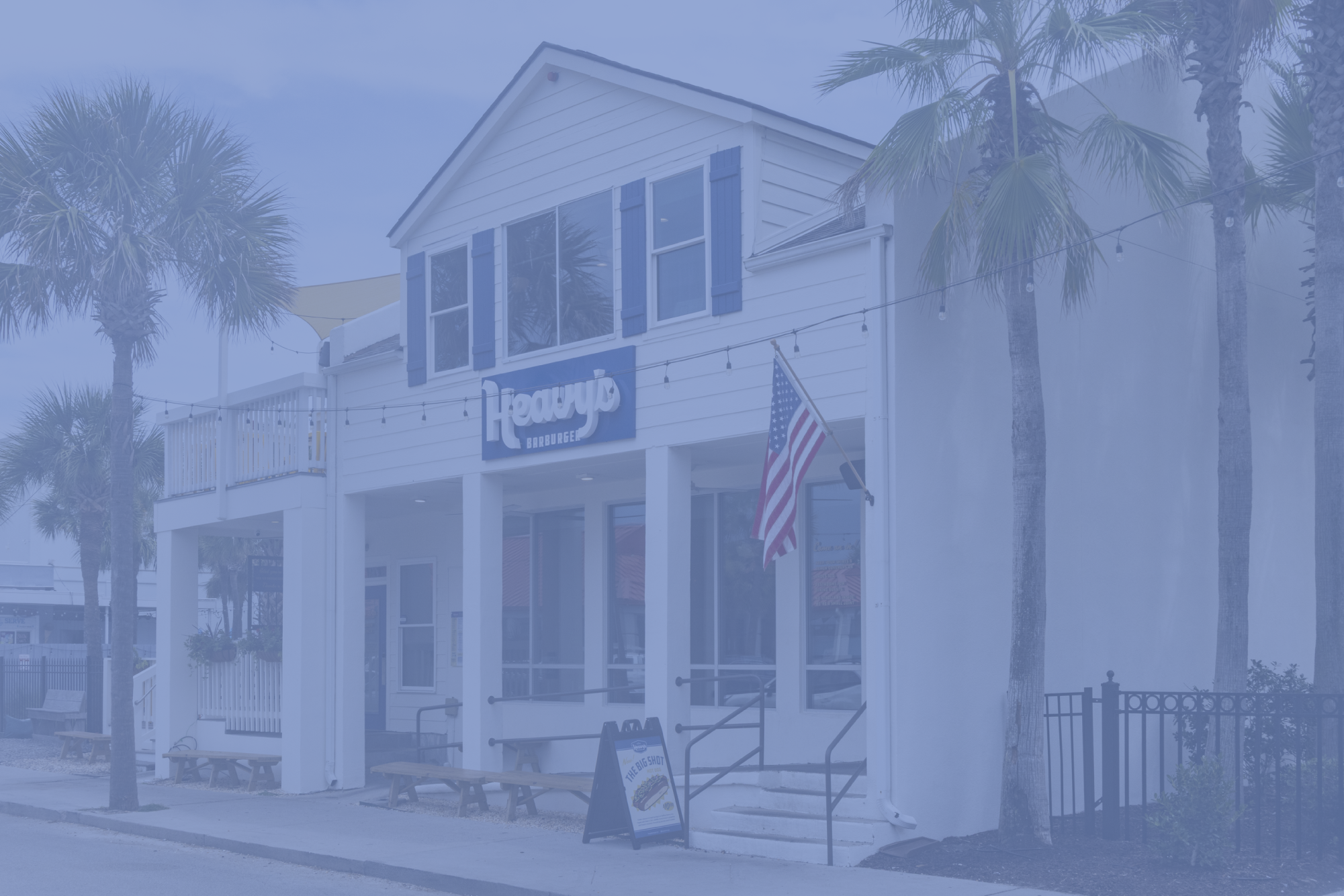 A photo of the exterior of the Isle of Palms location of Heavy's Barburger