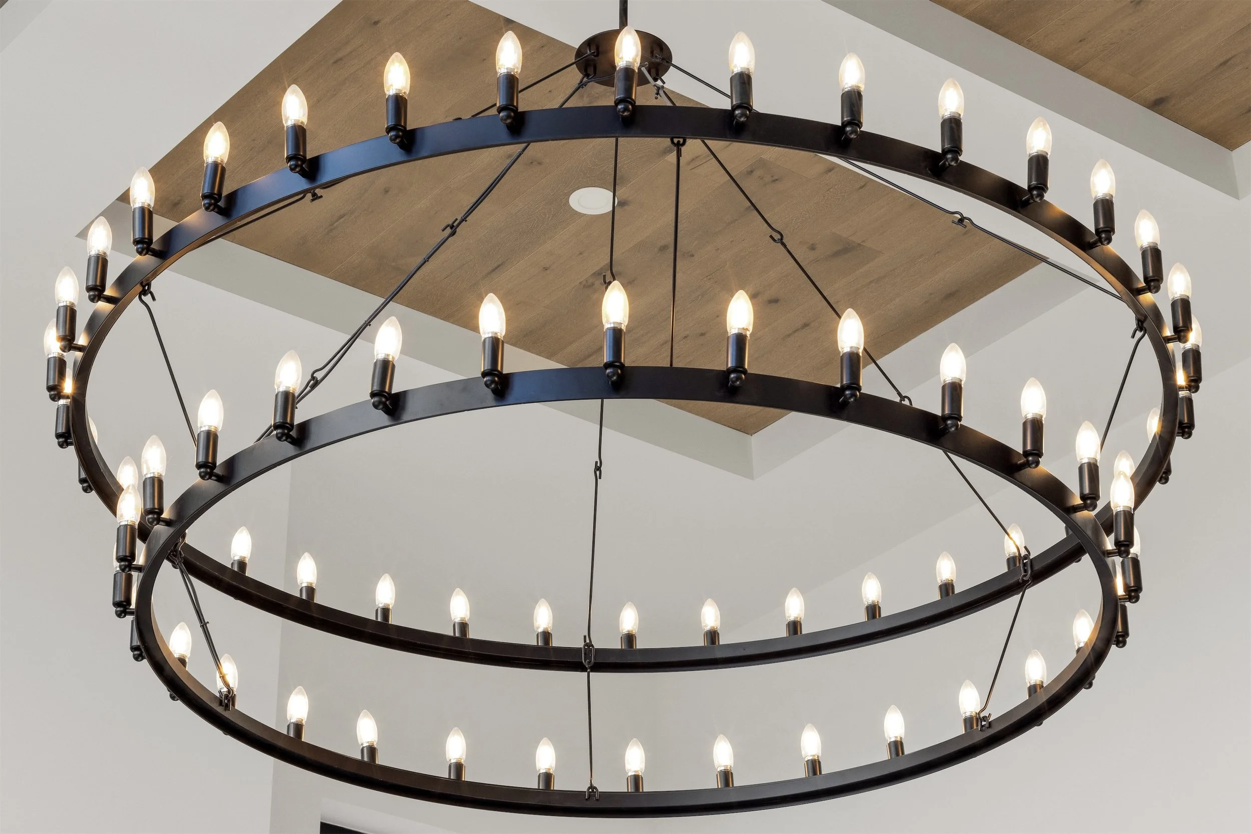 4217 Elderberry Cres - 13a. Living Room Light Detail.jpeg