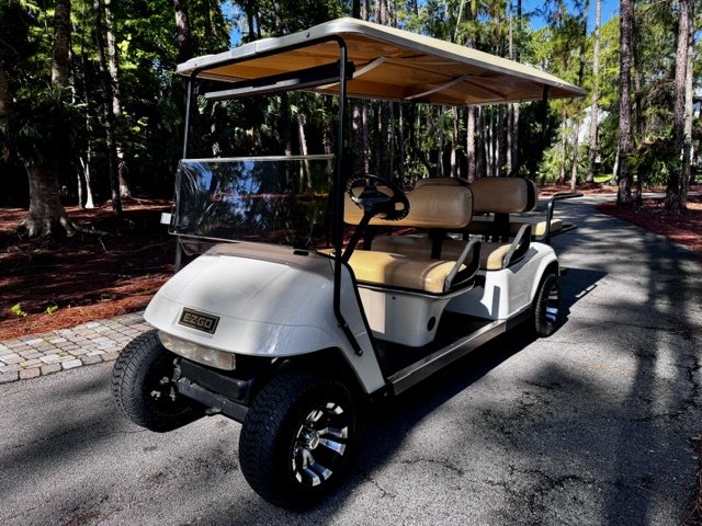 2011 EZGO 6-Passenger Cart