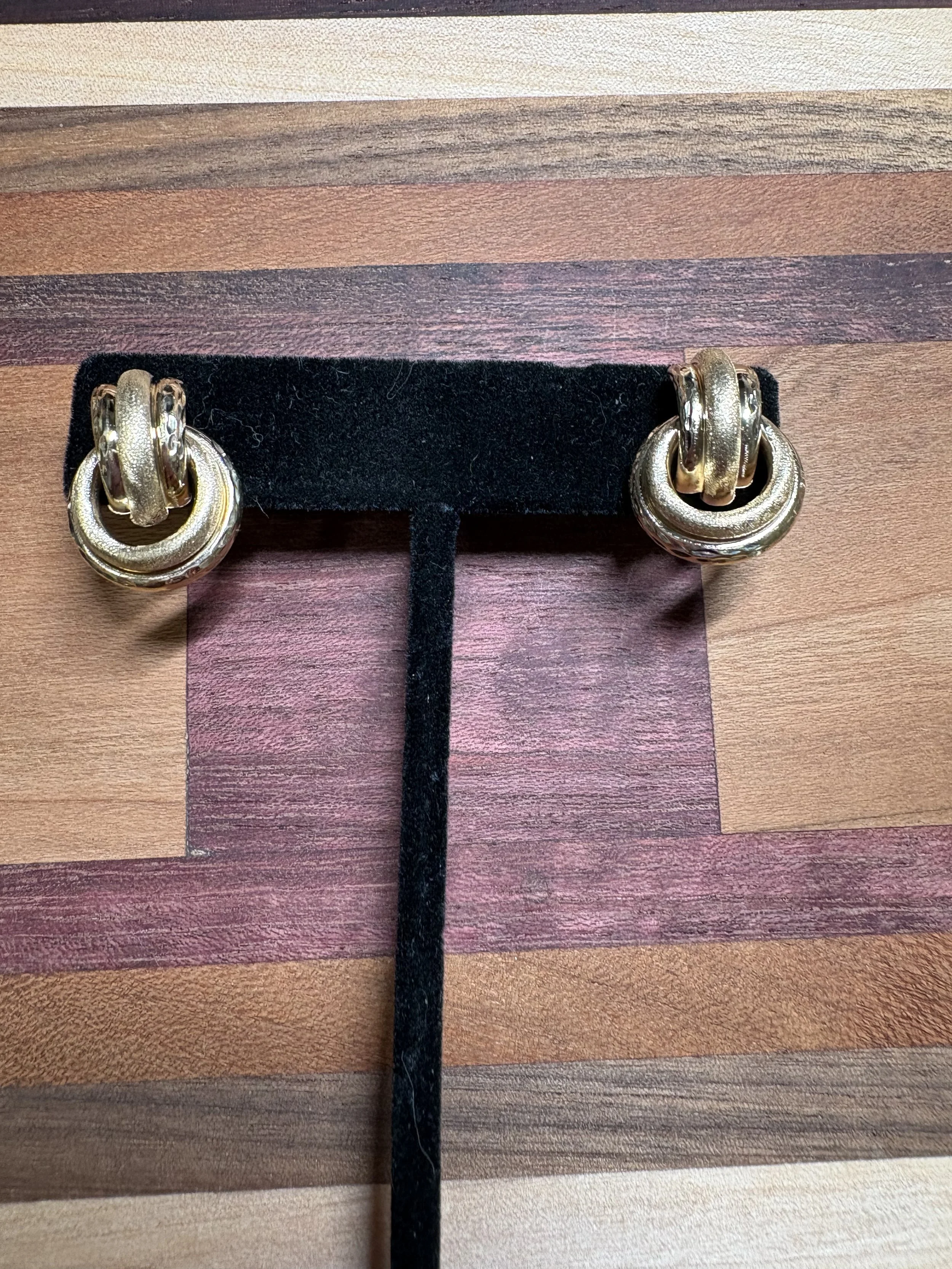 Elegance Unbound: Gold Hoop Earrings