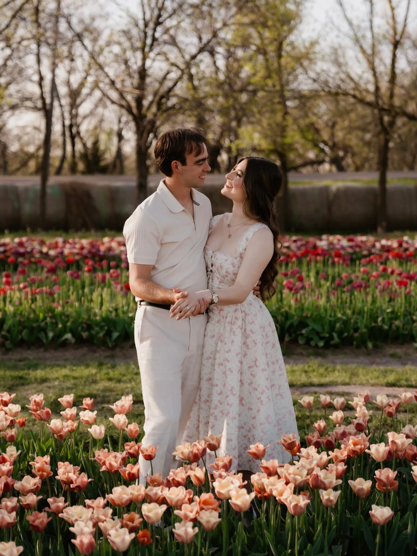 missing sunnier days at @nelsonproduce 💐💍✨ 

#tulipfestival #nebraskathroughthelens