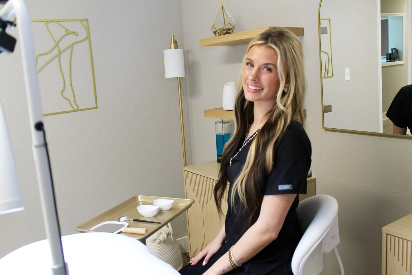 ✨ STAFF SPOTLIGHT: Meet Maddy, Licensed Esthitician ✨

If you&rsquo;ve been in our spa, chances are you&rsquo;ve already felt Maddy&rsquo;s calm, knowledgeable energy 🤍
She&rsquo;s a licensed aesthetician, a De Soto local, and someone who truly care
