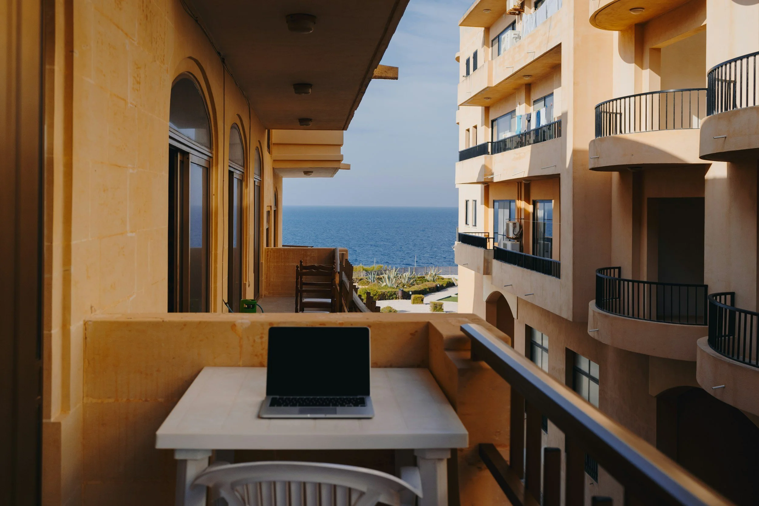 How EOR Helps Companies Build a Borderless Workforce