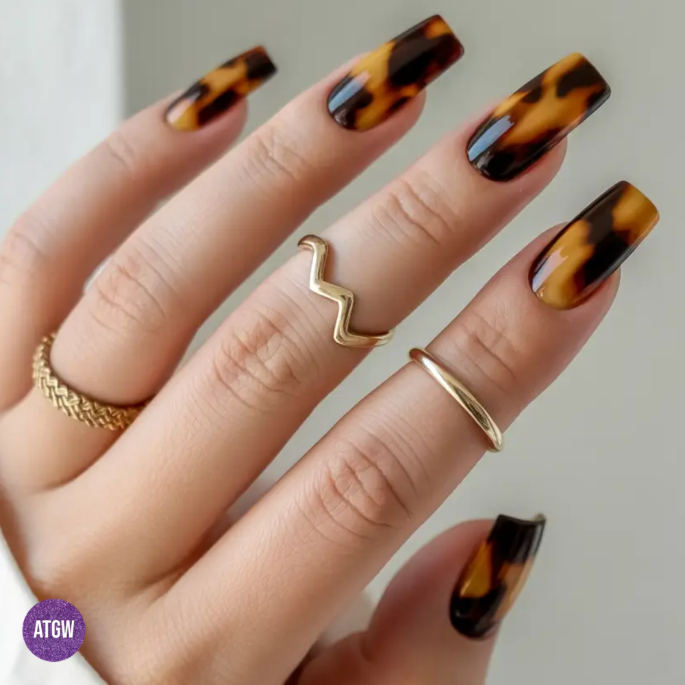 Tortoiseshell nail design.