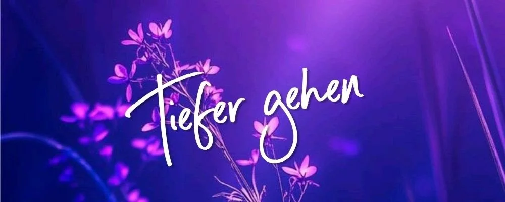 Tiefer gehen Walk & Talk Coaching Paket Fabienne Witschi Schweiz - violette Blüten als Symbol für tiefe persönliche Veränderung und Begleitung über mehrere Monate