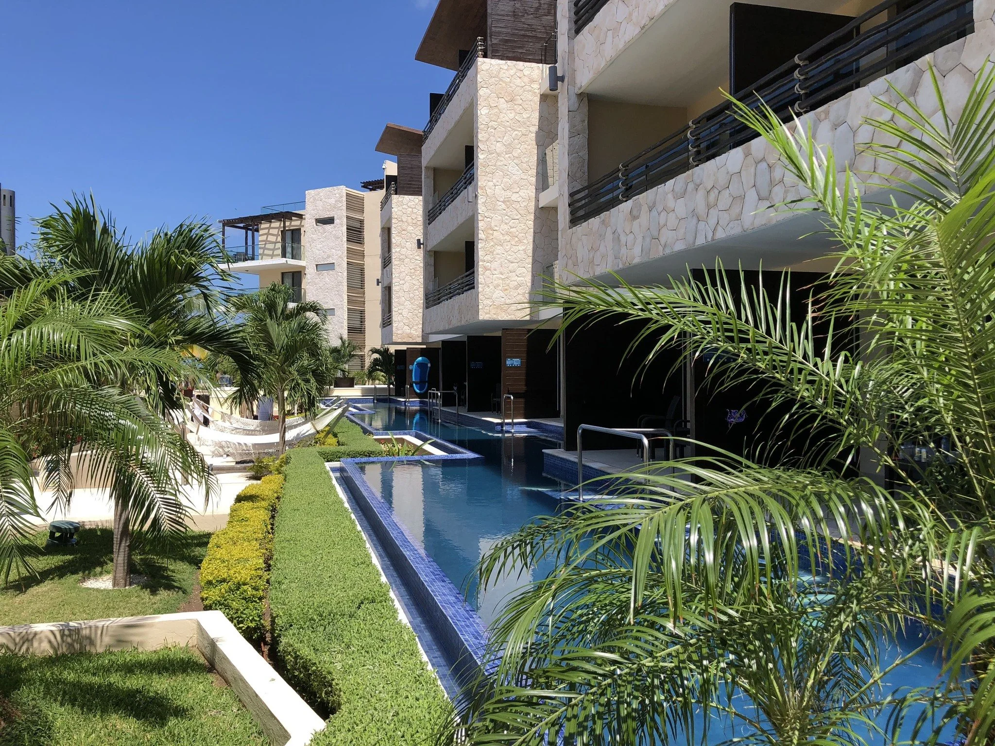 ✨ Resort Spotlight: Royalton Riviera Cancun ✨

I&rsquo;ve been quoting this property a lot lately, and for good reason! The Royalton Riviera Cancun was recently renovated and is such an amazing option if you&rsquo;re looking for a budget-friendly, fa
