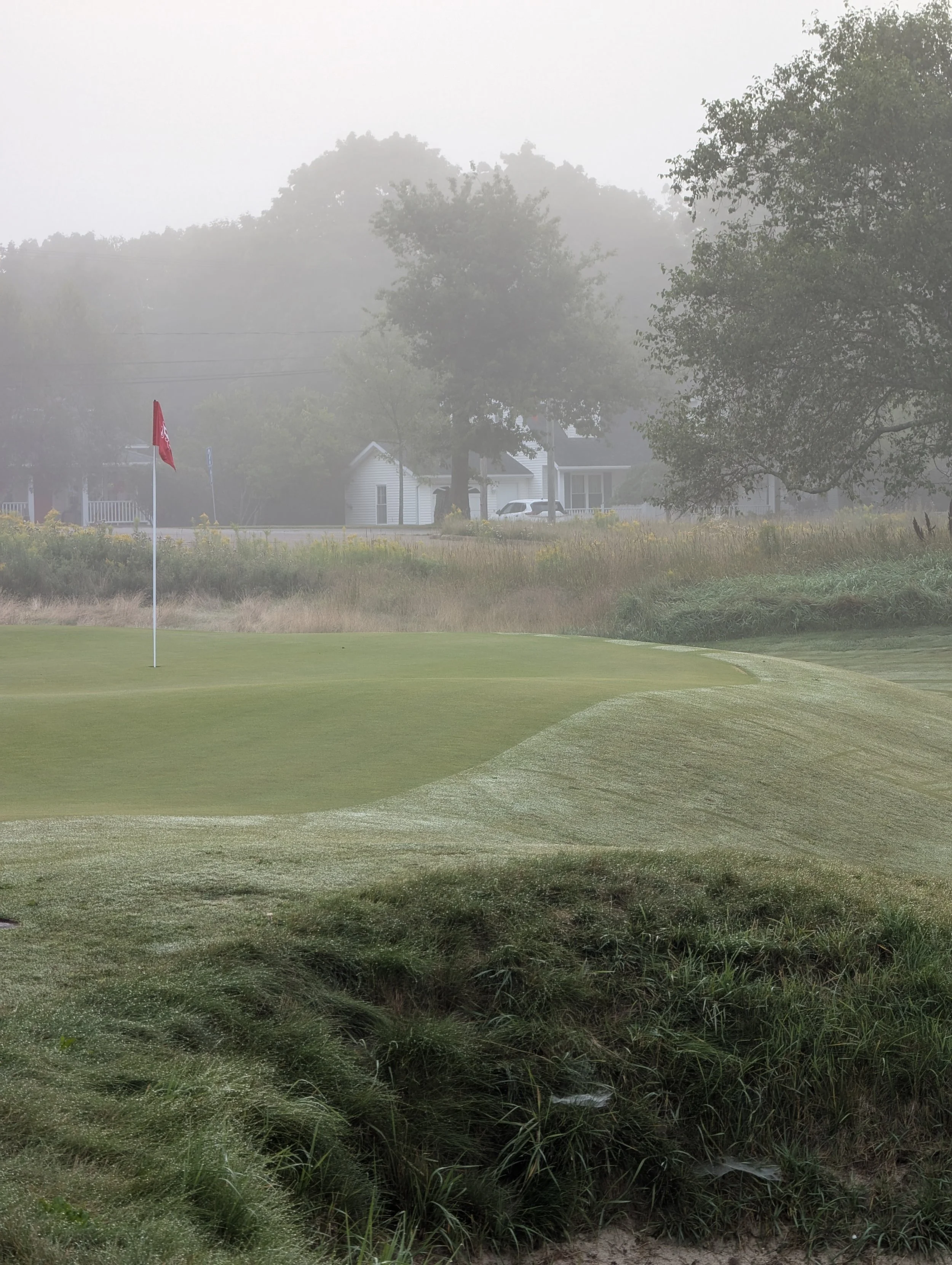 Tumbling ridges and spines of the 4th green