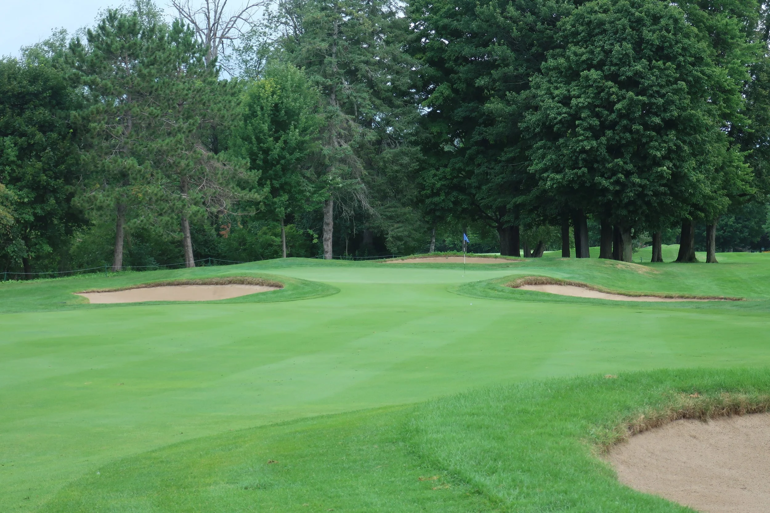 The 10th's small and well guarded green