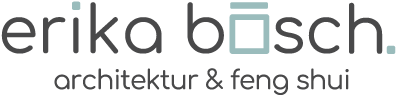 Logo mit Namen 'erika bosch' und Untertitel 'architektur & feng shui', wobei der Name 'erika bosch' stilisiert ist mit einem blauen Quadrat als Buchstabe 'o'.
