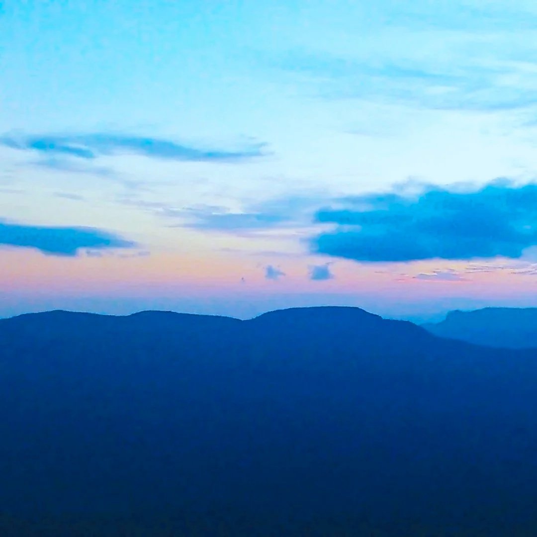 Blue Mountains Photograph by Loretta Rosa Artist.  Classes in the Blue Mountains NSw   Australia