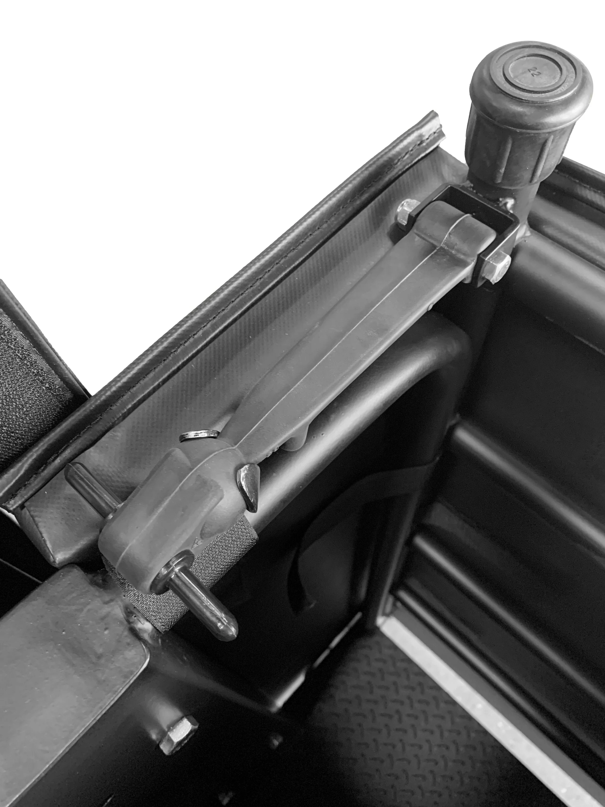 438-093_Ceiling Suspended VB_Handle_Close Up.jpg