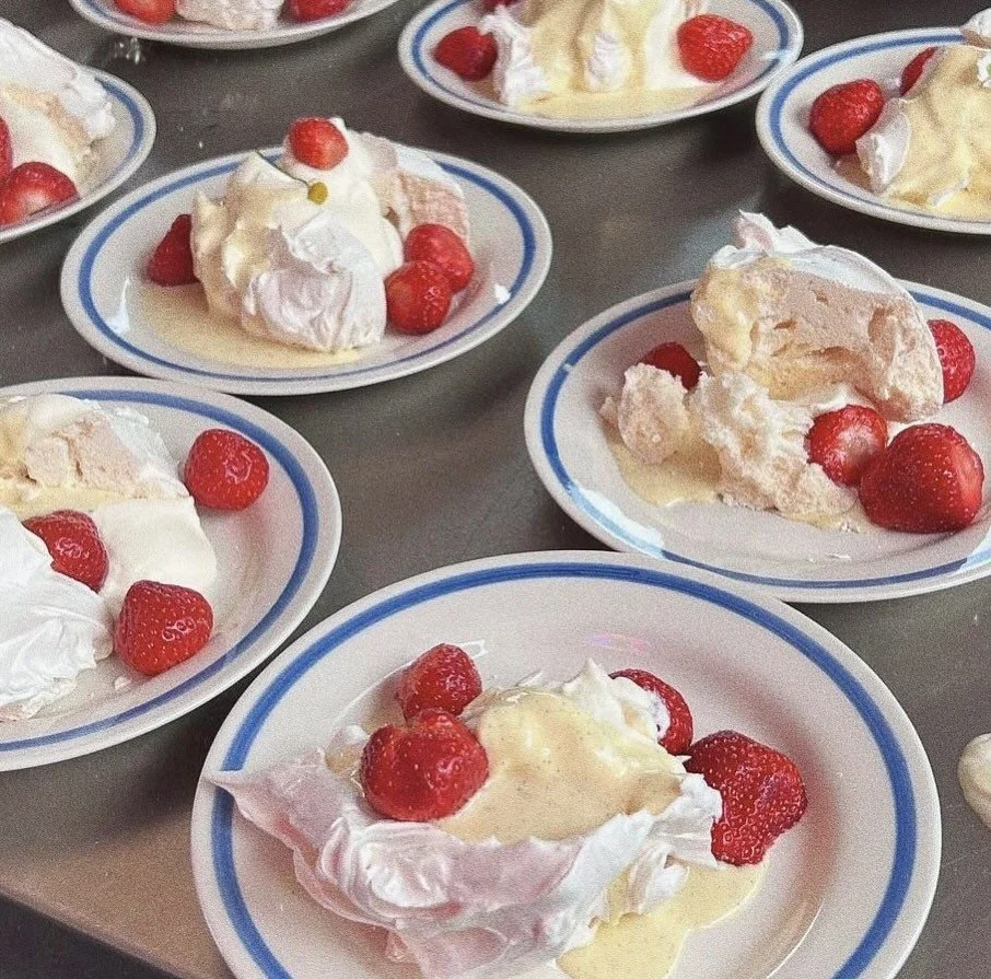 Crispy, creamy, custardy chaos.
Strawberries, clouds of meringue, and a pour of proper vanilla custard.
Should we add this beauty to the menu? Or is it just for the very special guests?

#mongooseandmarlin #etonmess #puddingclub #britishpubabroad #co