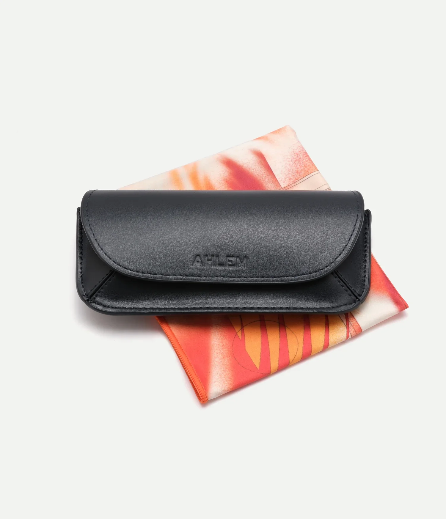 b4dbf9059156--AHLEM-ACCESSORIES-BenjaminCase-674781_1500x1746_crop_top.jpg.webp