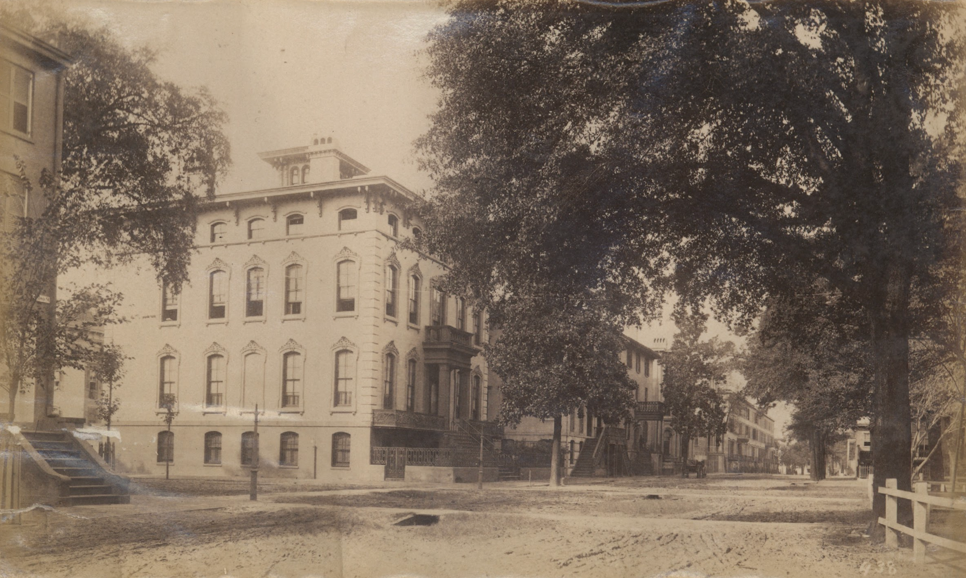 Image of the house c.1880s courtesy of the Georgia Historical Society, GHS 1375-PH-001-0171