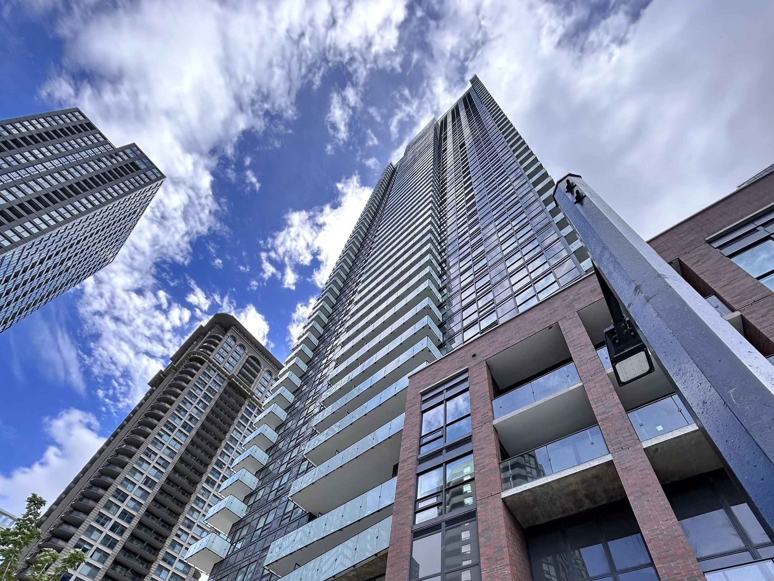 SOLD (Represented Buyer) – Mississauga I Avia Condo 