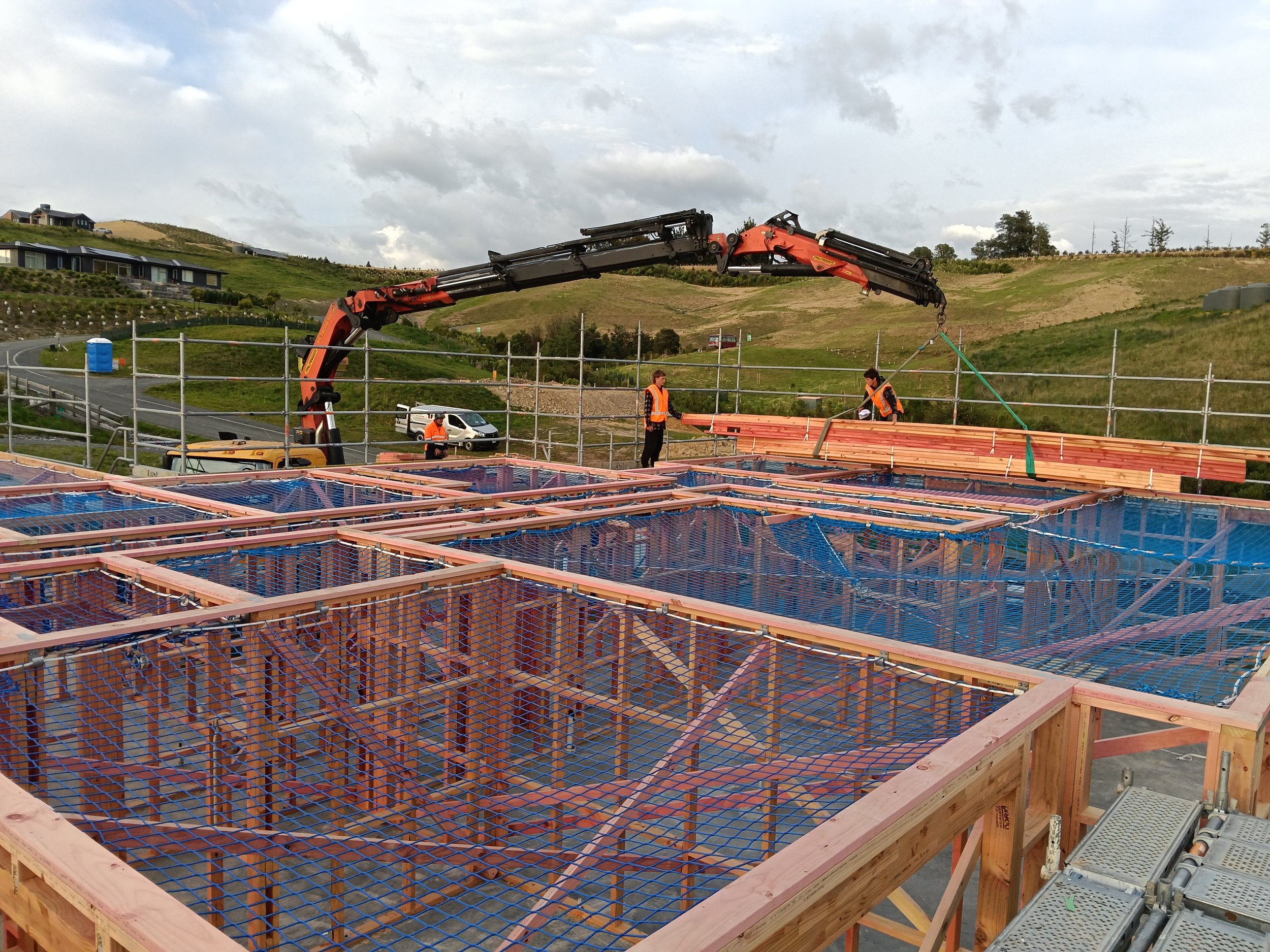 10%20nets%20in%20and%20trusses%20arrive%20%281%29.jpg