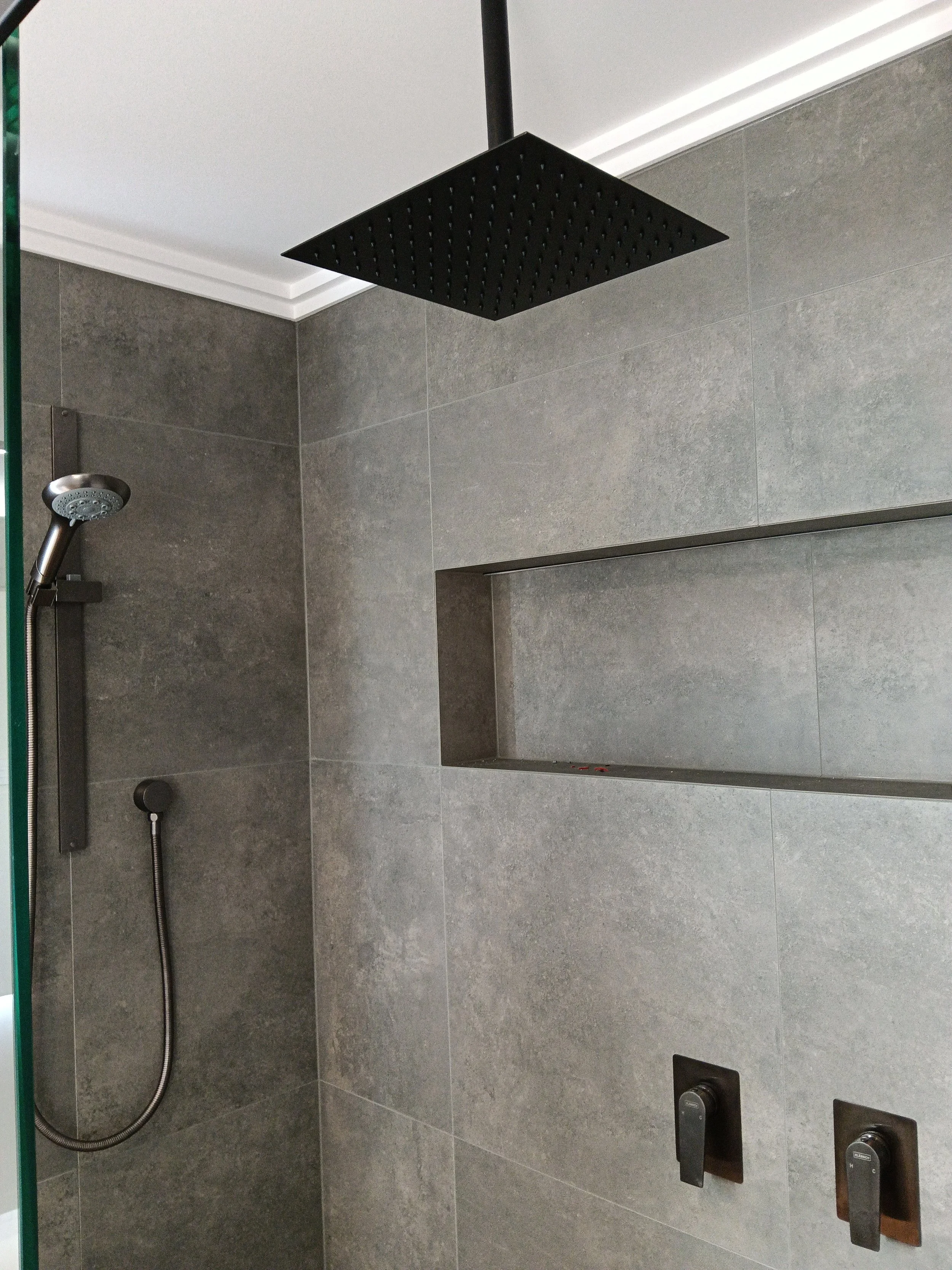 20%20tiled%20shower%20%281%29.jpg