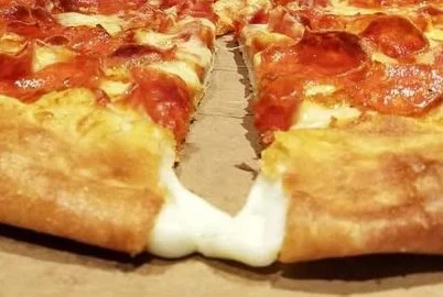 ¡Así se derrite la felicidad! 🧀💛 - Orillas de queso recién horneadas