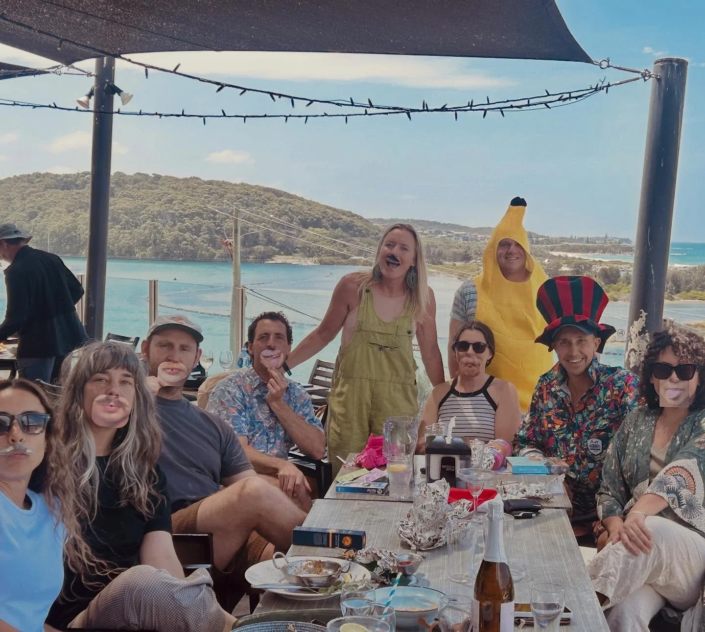 The Fish Tank awkward Xmas family photo 2025