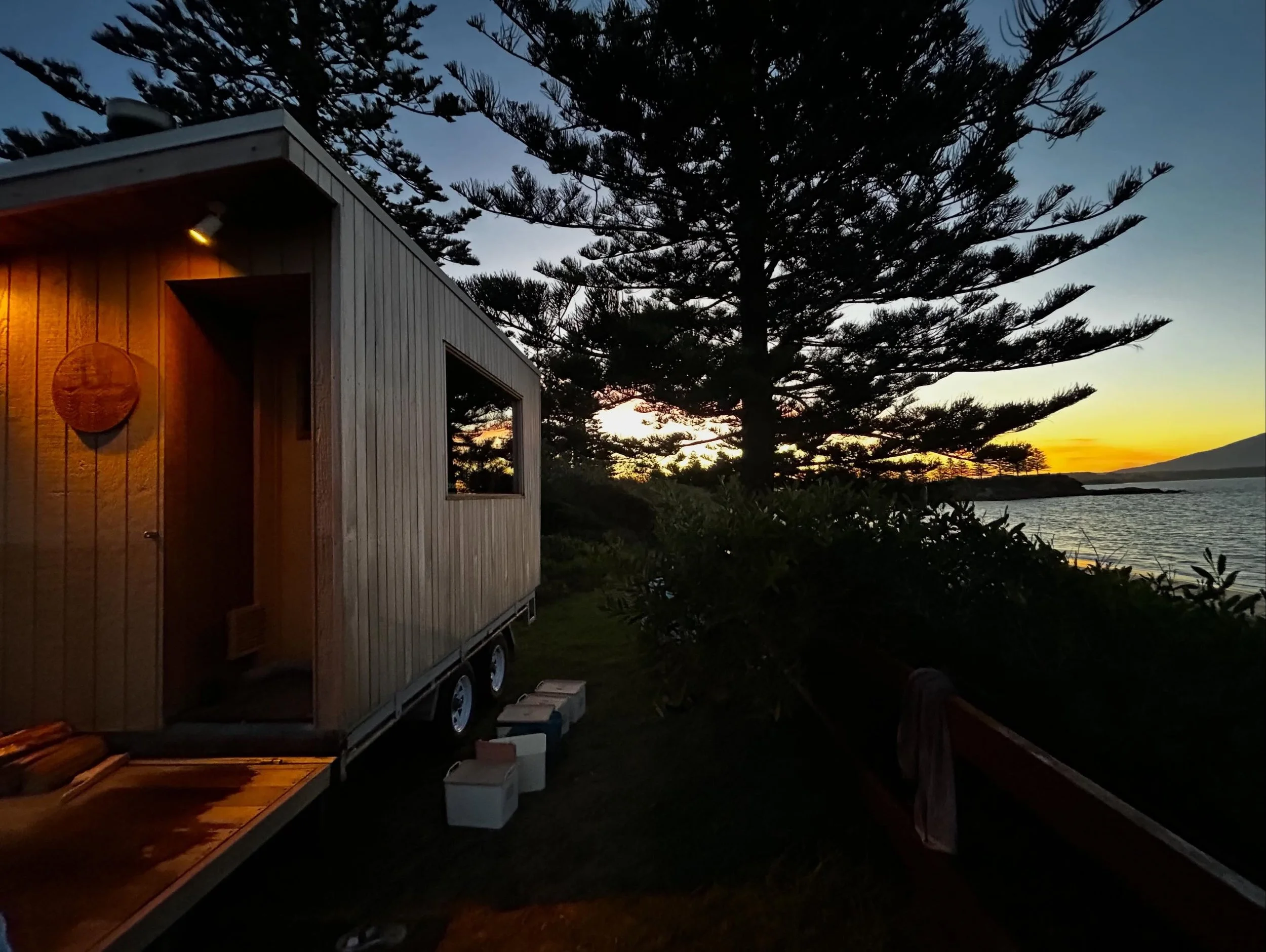 Sunset, sauna, swims and sistas!! Best hot flush Friday with the girls! @goodsauna.australia
