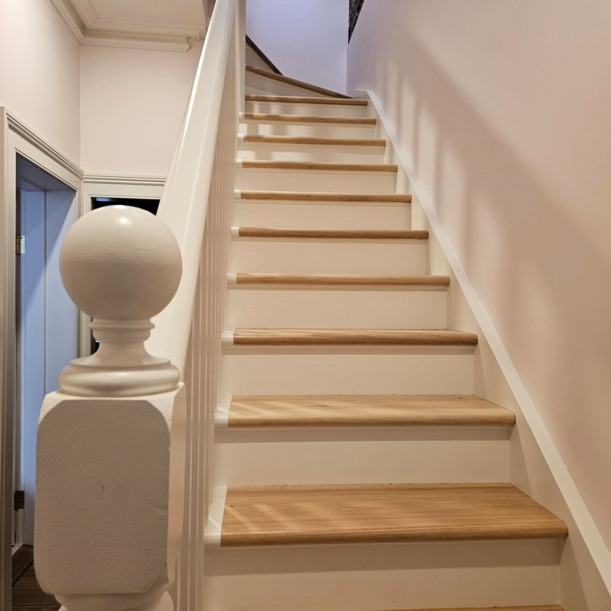 White stairs 8.jpg