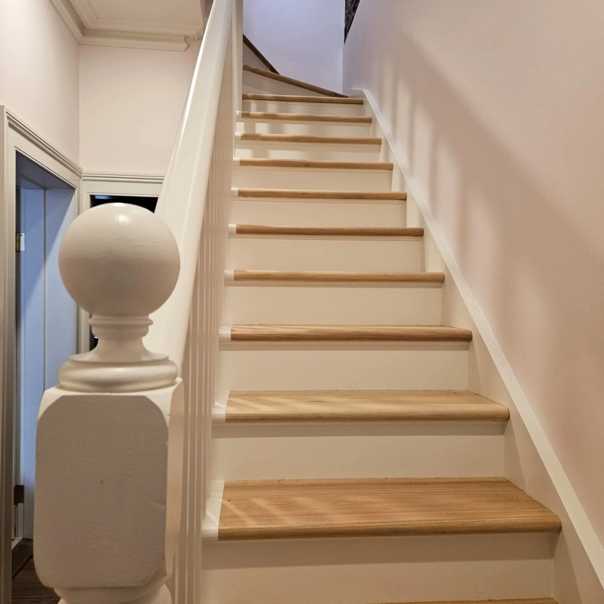 White stairs 8.jpg