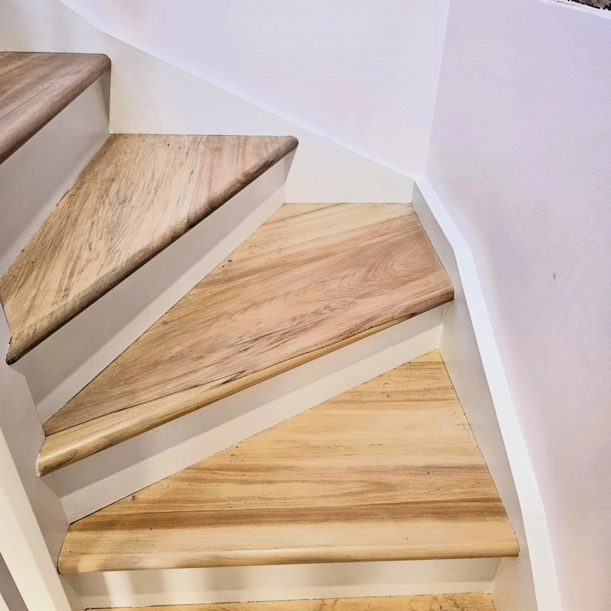 WHite stairs 4.jpg