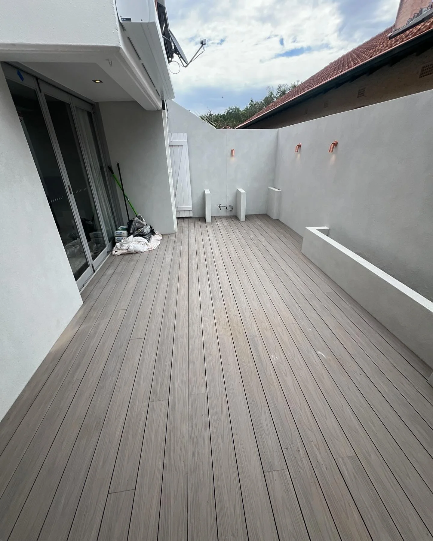 #Sydneyconstruction #masterbuilders #sydneyhomes #carpentry #carpentersydney #luxuryhomes #sydneyluxuryhomes #shoprenovation #cjdbuildingsolutions #grannyflats #building #renovation #heritagehome #heritage #privacyscreen #cladding #weatherboard #newd