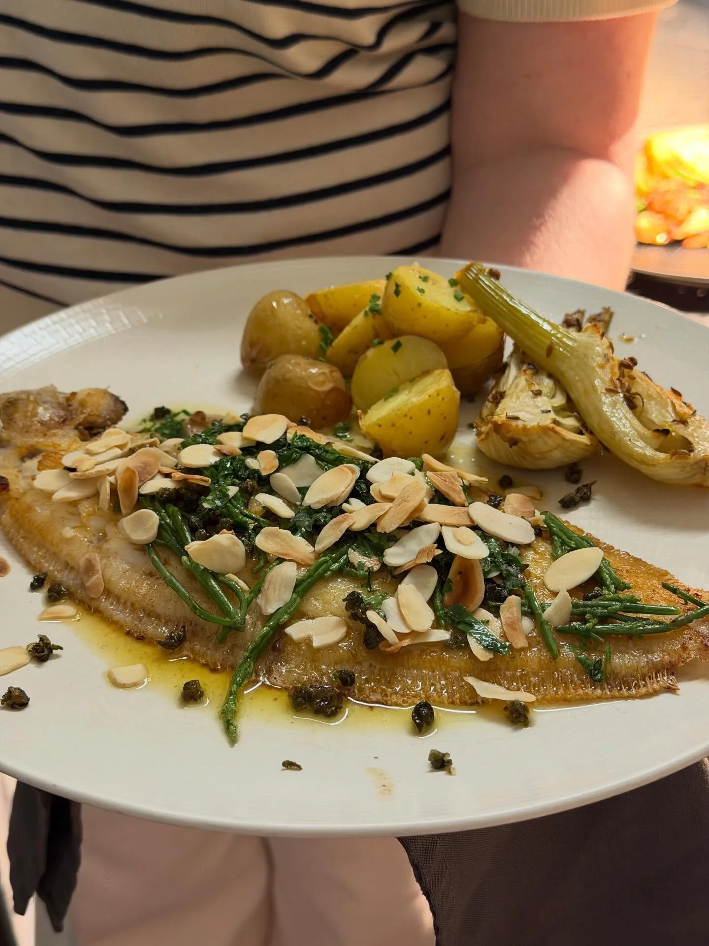 New to our &agrave; la carte menu: Rye Bay lemon sole with lemon-roasted fennel, crispy capers, almonds and new potatoes. Fresh, elegant and full of flavour.
#TheHurstwood #RyeBaySole #ALaCarte #SeasonalDining #FreshFish #FoodieFinds #SussexEats