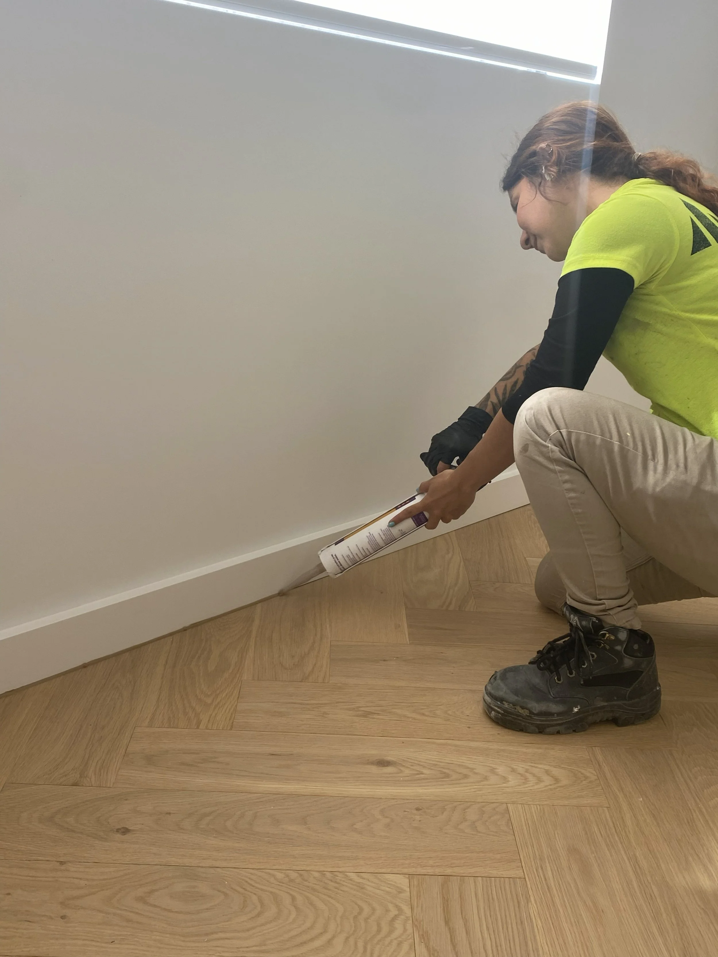 Silicone caulking sealant