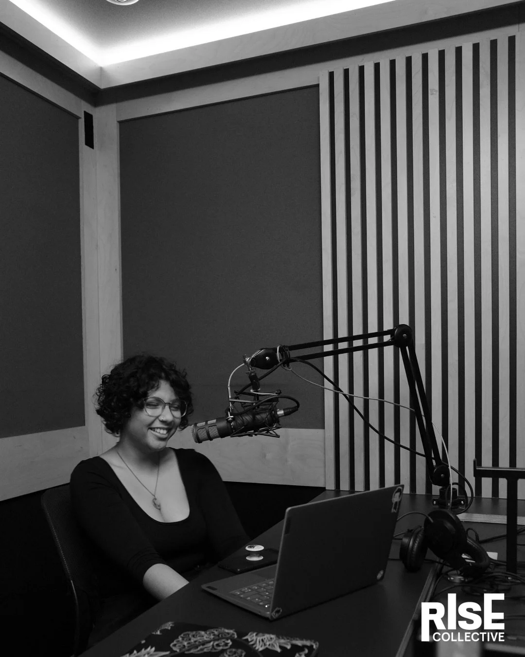 📸⭐️ some amazing snaps captured by @_zaid.aim from our most recent AMPLIFY podcast !
🎤 Season 5 of ‘Inherited Worlds’ explores the history of British imperialism within the Chagos islands & the brutal silencing of Chagossian voice