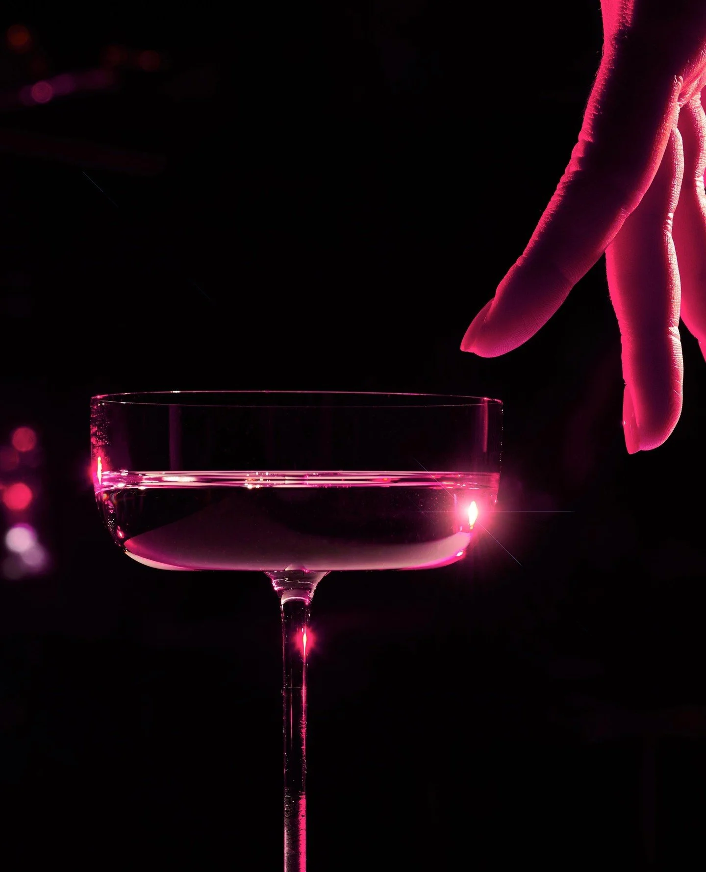 Gimme Gimlet. The glitterati goddess from our new disco signature cocktail menu. Suntory Roku and Japanese wakamomo Peach Cordial.⁠
⁠
#gimmegimlet #newmenu #discodivas #goddessessofgroove #kingsoffunk #discoera #signaturecocktails #galaxybarcocktails