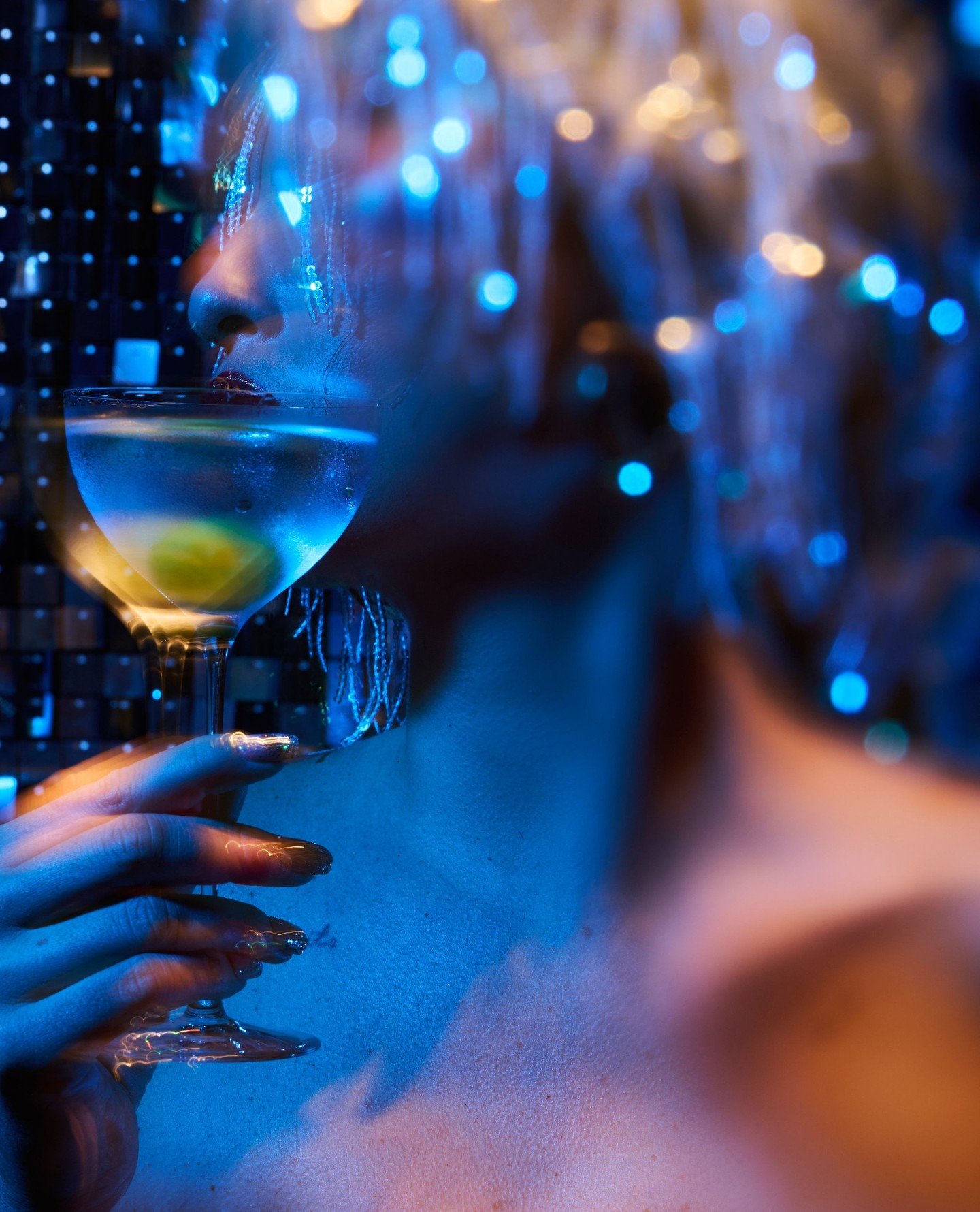 A universe of colour, captured in our disco-inspired cocktail menu. ⁠
⁠
#galaxybarcocktails #signaturecocktails #galaxybar #galaxybardubai