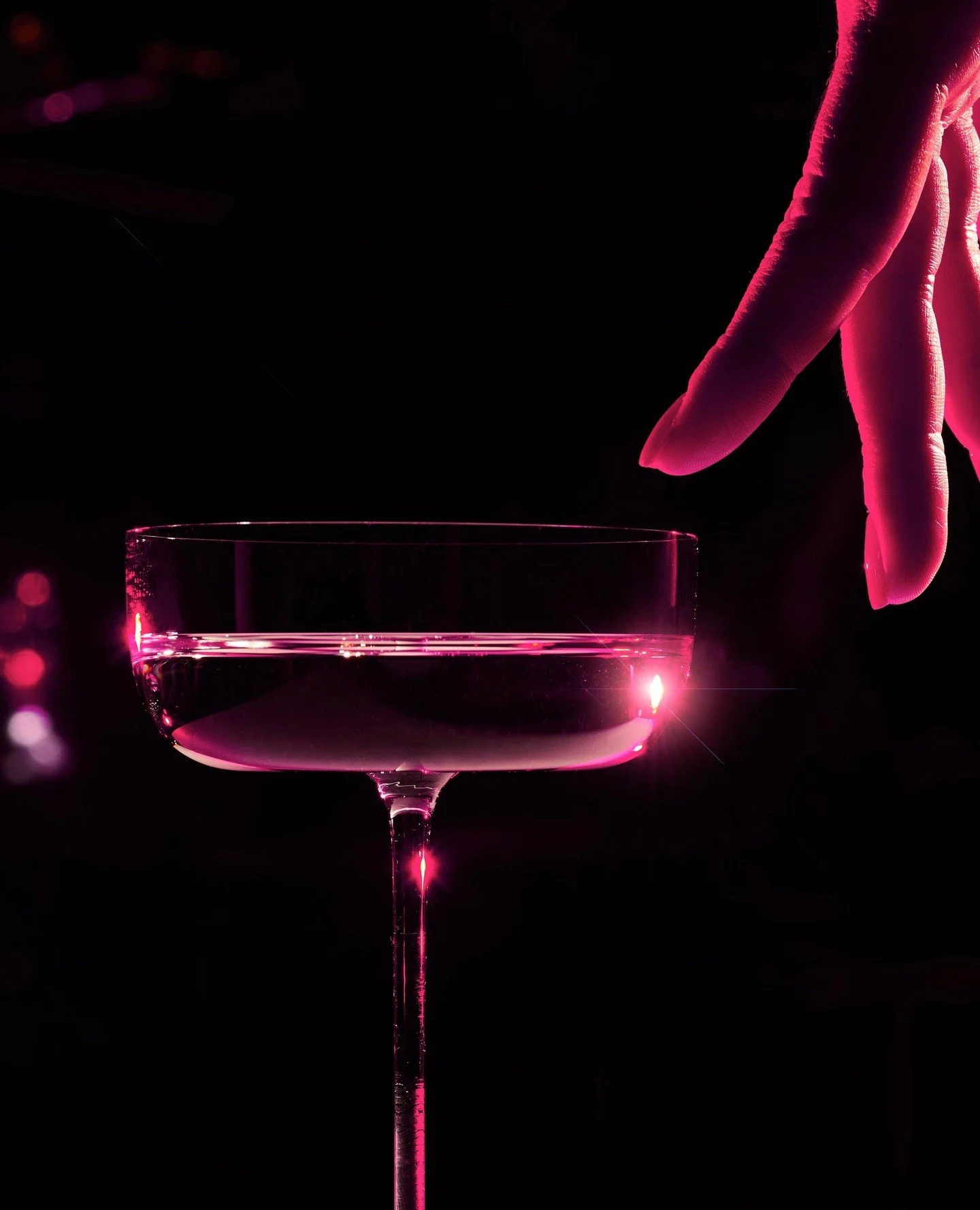 Gimme Gimlet. A radiant standout from our disco signature cocktail menu. Roku Gin meets Japanese wakamomo peach cordial.⁠
⁠
#galaxybarcocktails #signaturecocktails #galaxybar #galaxybardxb