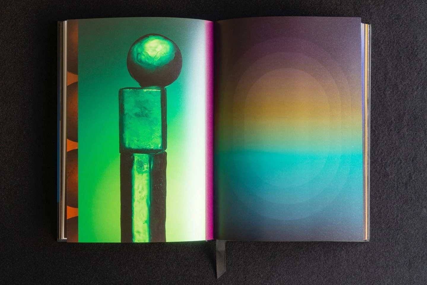 An elegant tribute to the artistry behind our signature cocktails. ⁠
⁠
#galaxybarcocktails #galaxybarcocktailbook #galaxybar #galaxybardxb