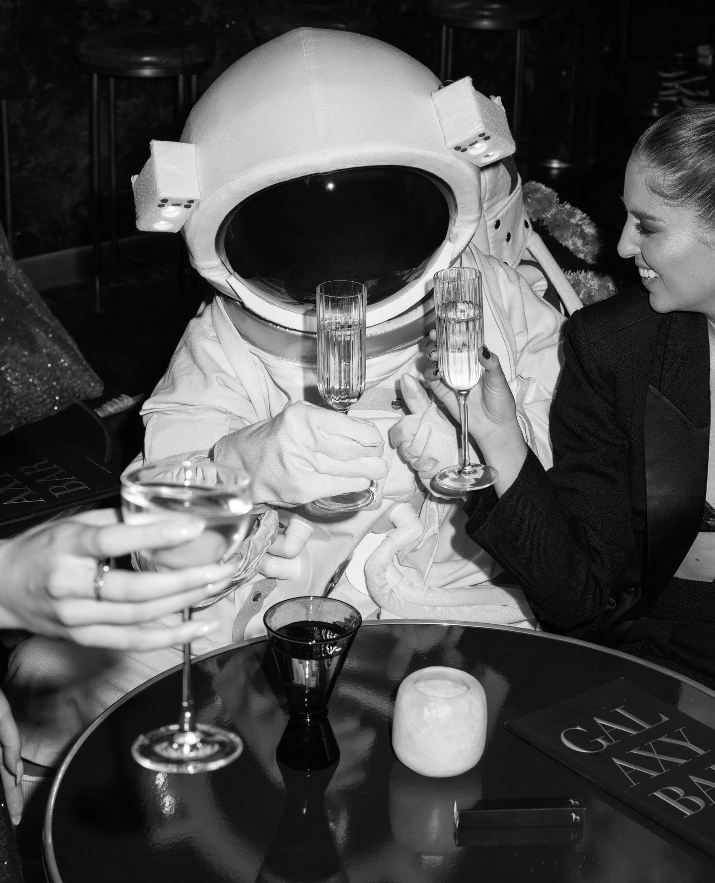 A table beneath the stars, cocktails in hand, and a night already in motion.⁠
⁠
#galaxybar #nightlifedubai #cocktailculture #galaxybardxb #dubaibars