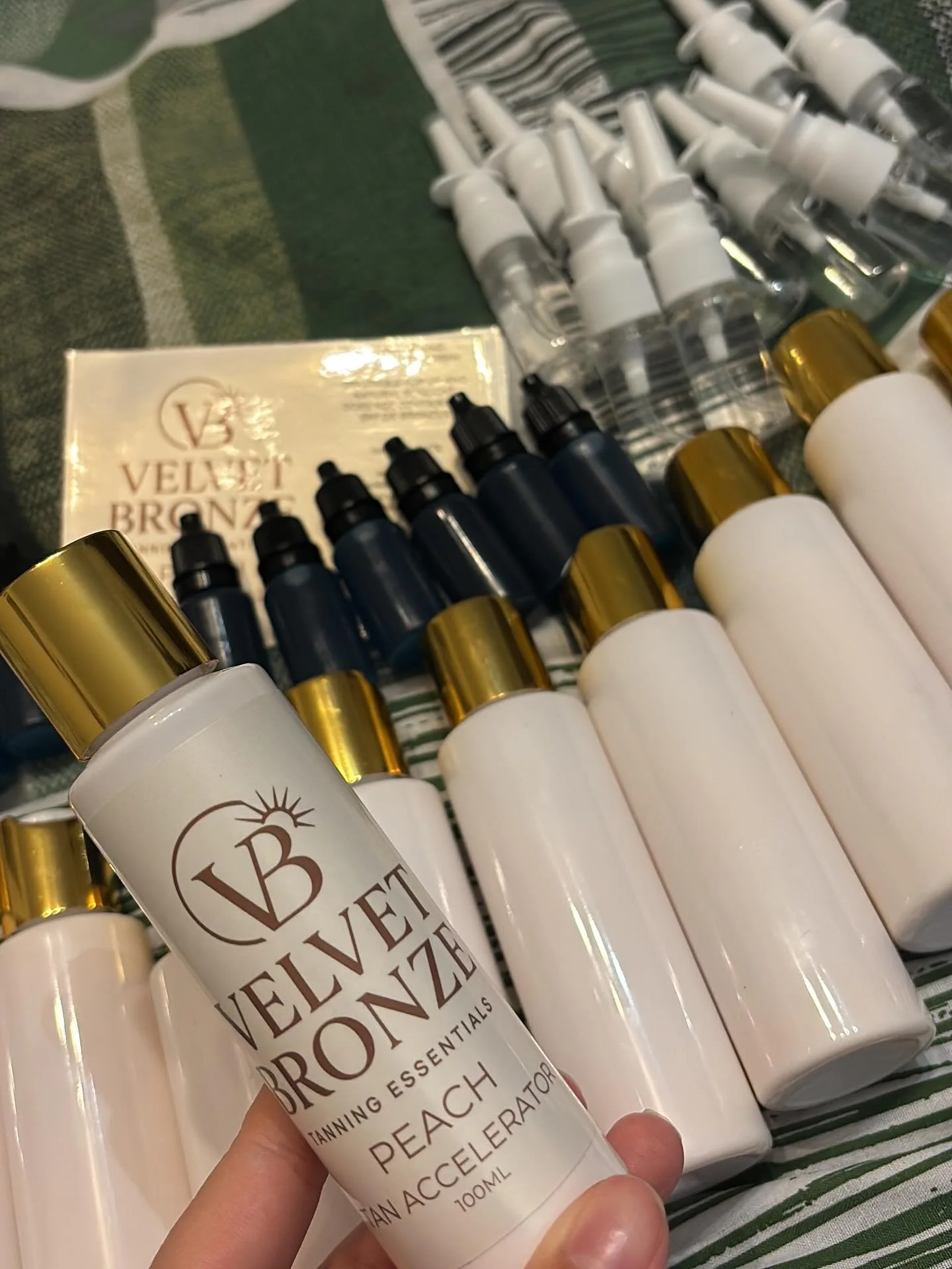 ‼️EXCITING ANNOUNCEMENT‼️ 

Our new range of tanning products will be available to order in just a few days! Preorders are available, just message us to secure your order🤎🤎

#tanninglotion #tannedskin #tanned #tanninggoals #sunbedcream #westmidland